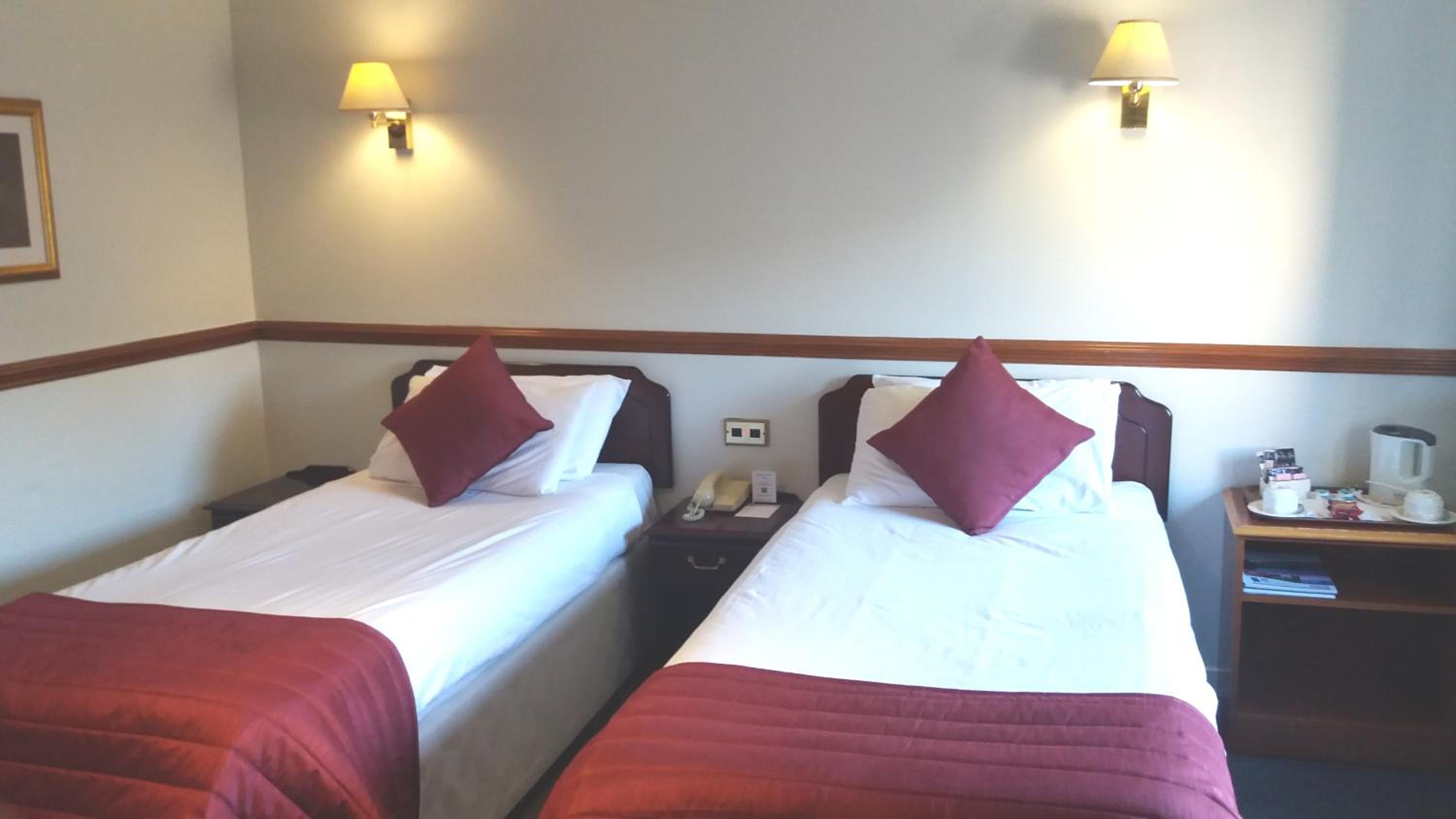 Classic Twin Room - Photo 8