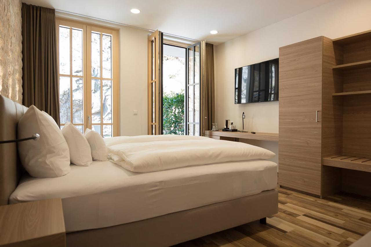 Deluxe Double Room - Photo 14