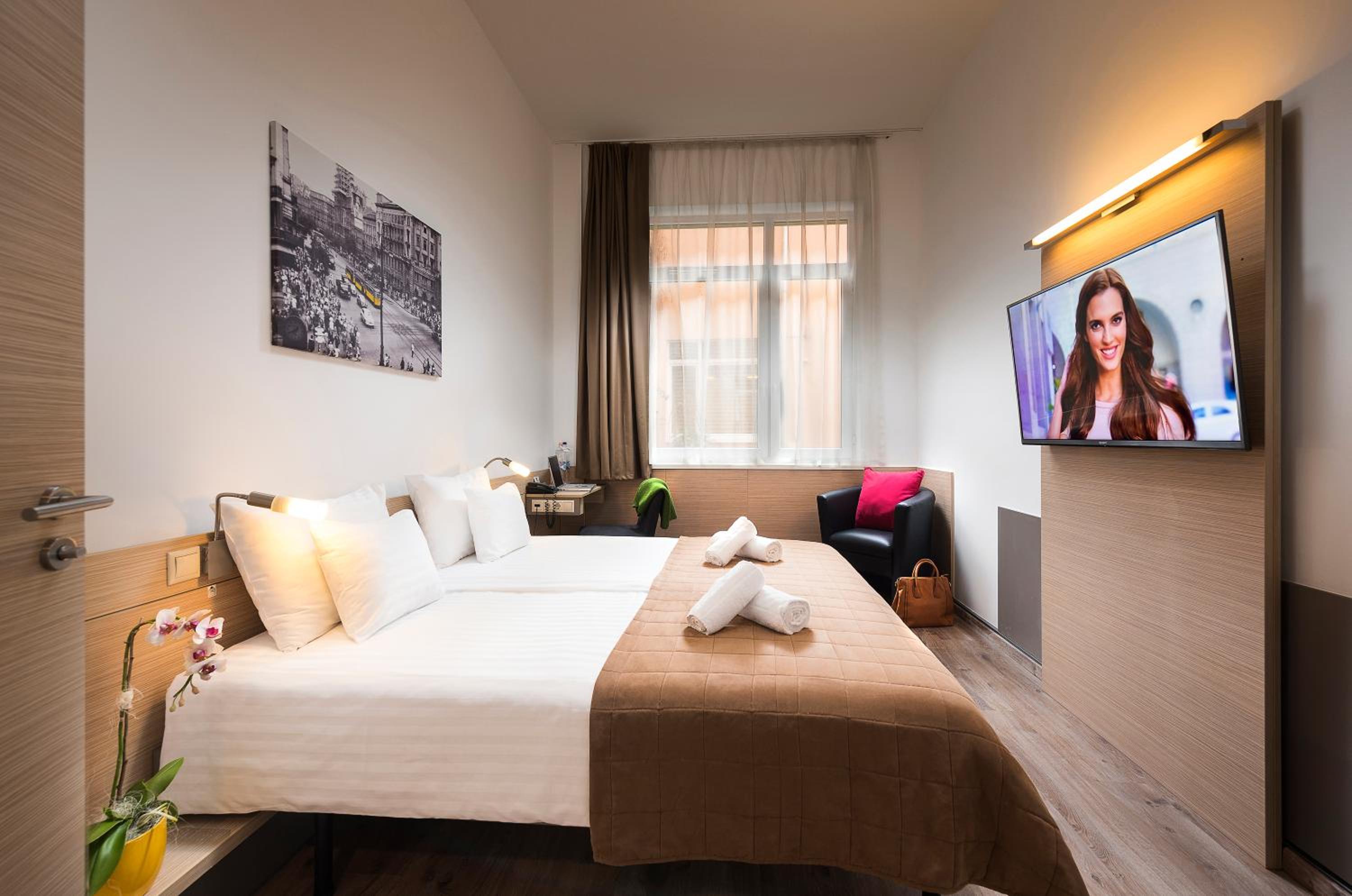 Standard Double or Twin Room - Photo 1