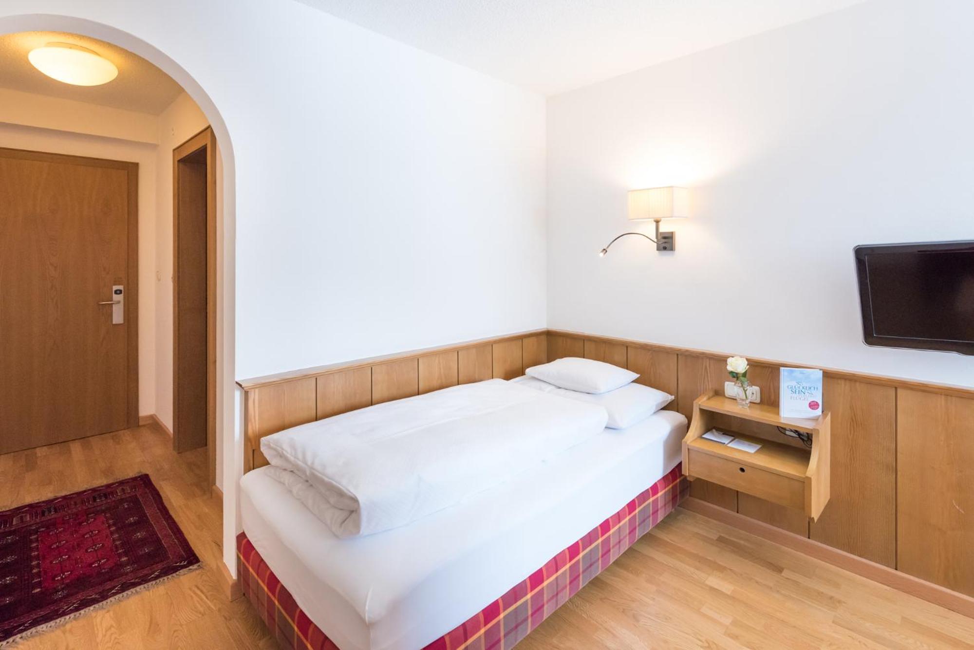 Single Room photo 3
