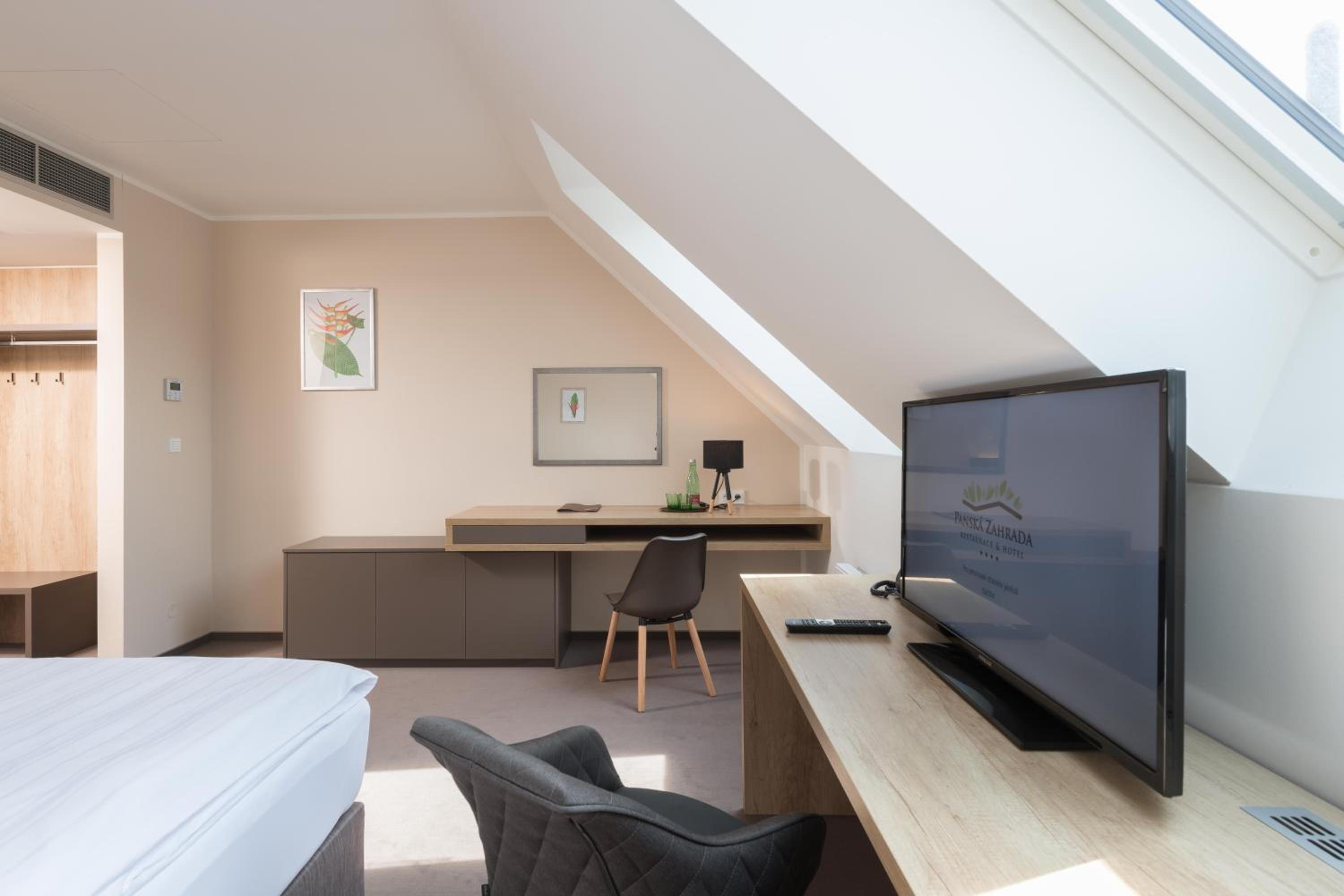 Superior Double or Twin Room photo 2