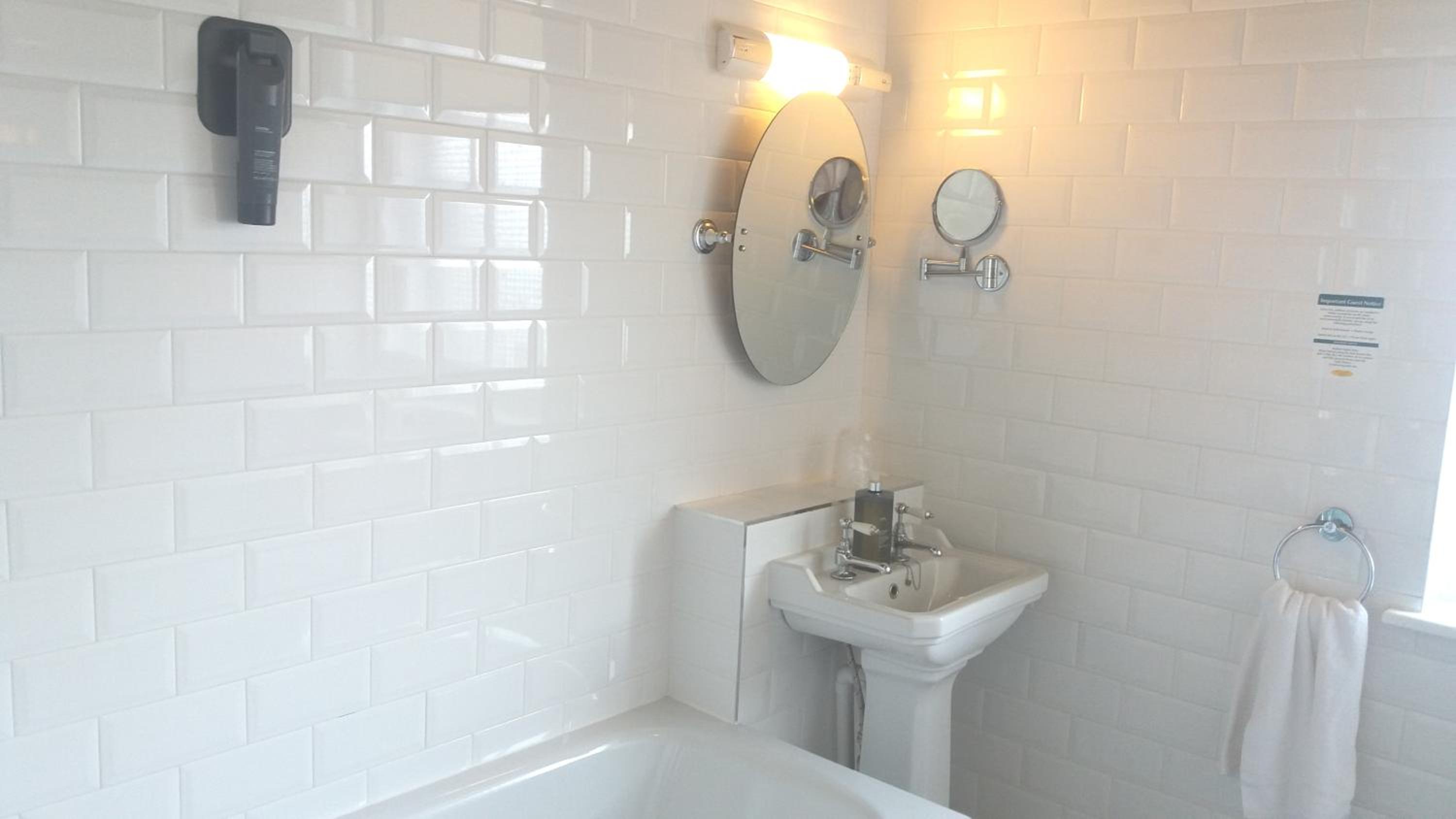 Superior Twin Room - Photo 6