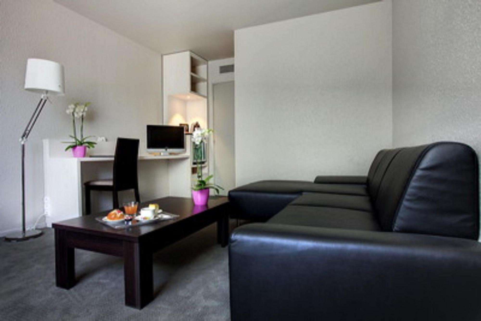 Suite - Photo 7