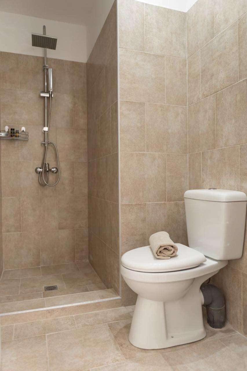 Double Room with Private Bathroom and Balcony photo 3