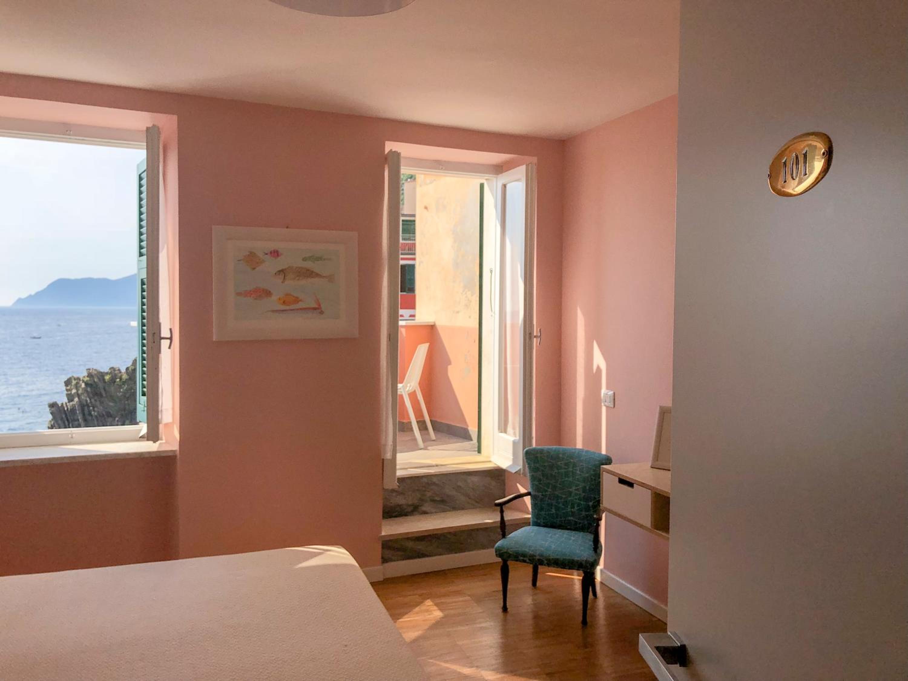 Deluxe Double Room with Balcony and Sea View photo 1