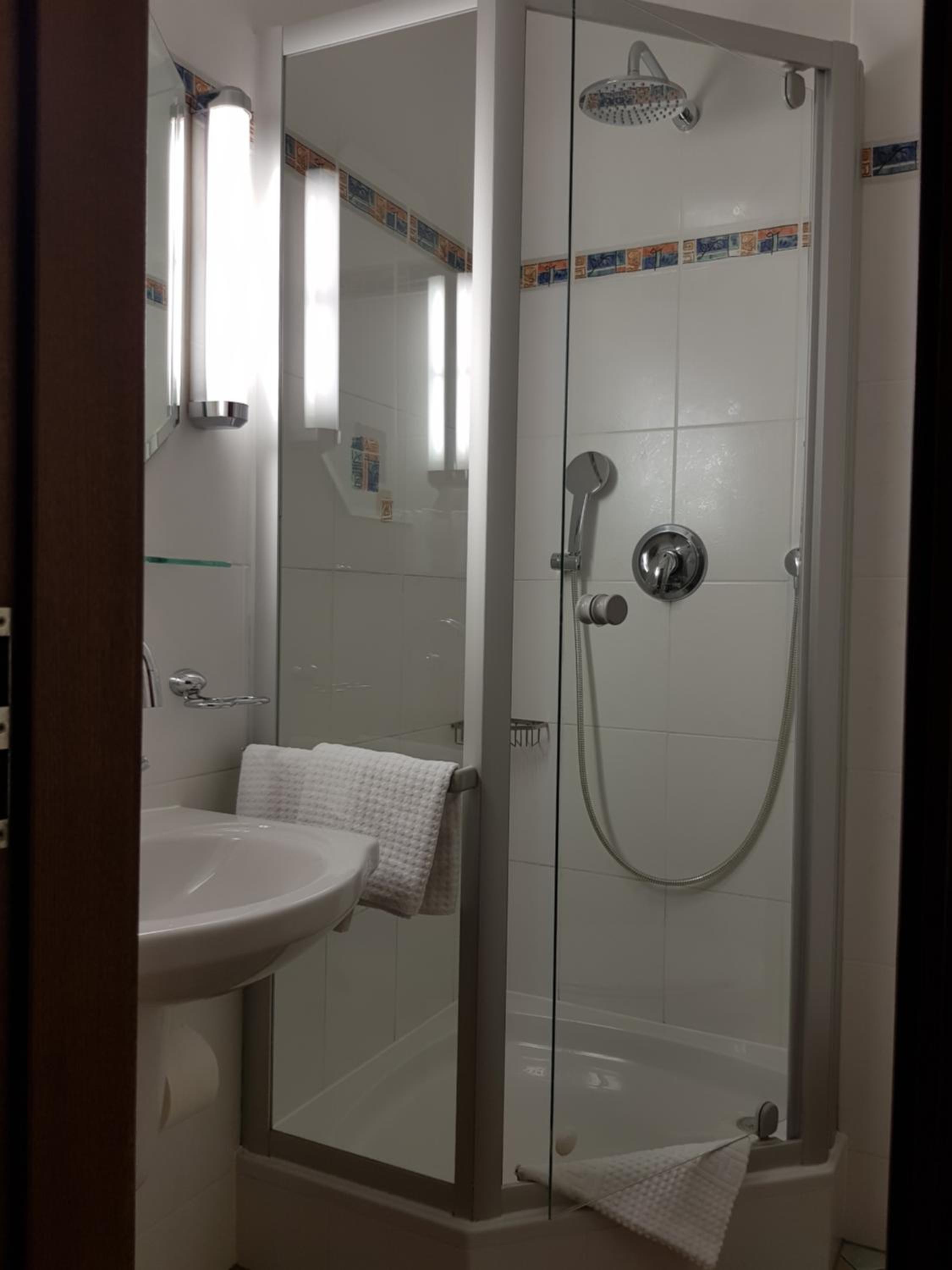 Deluxe Double Room with Balcony - Photo 2