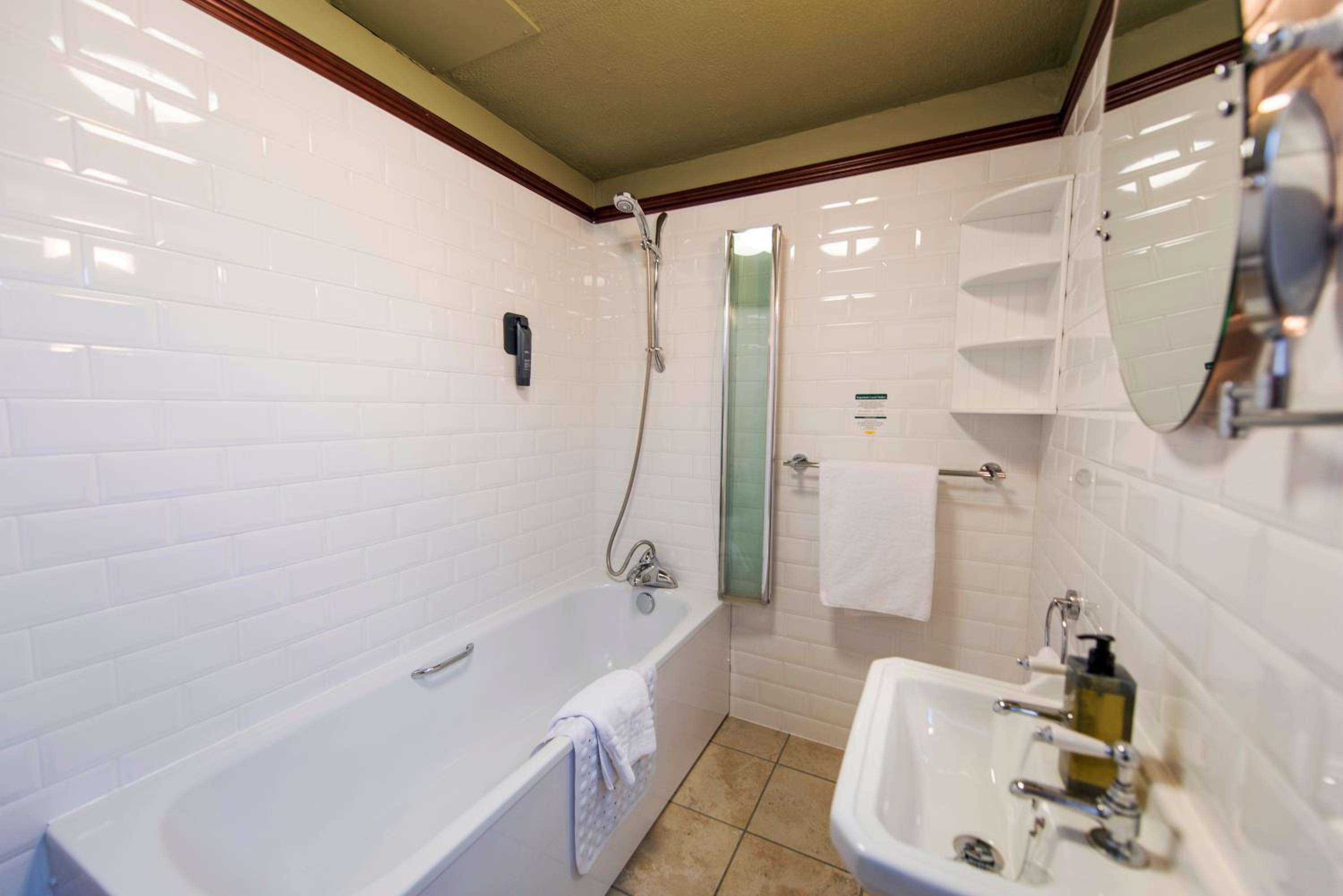 Superior Twin Room - Photo 4