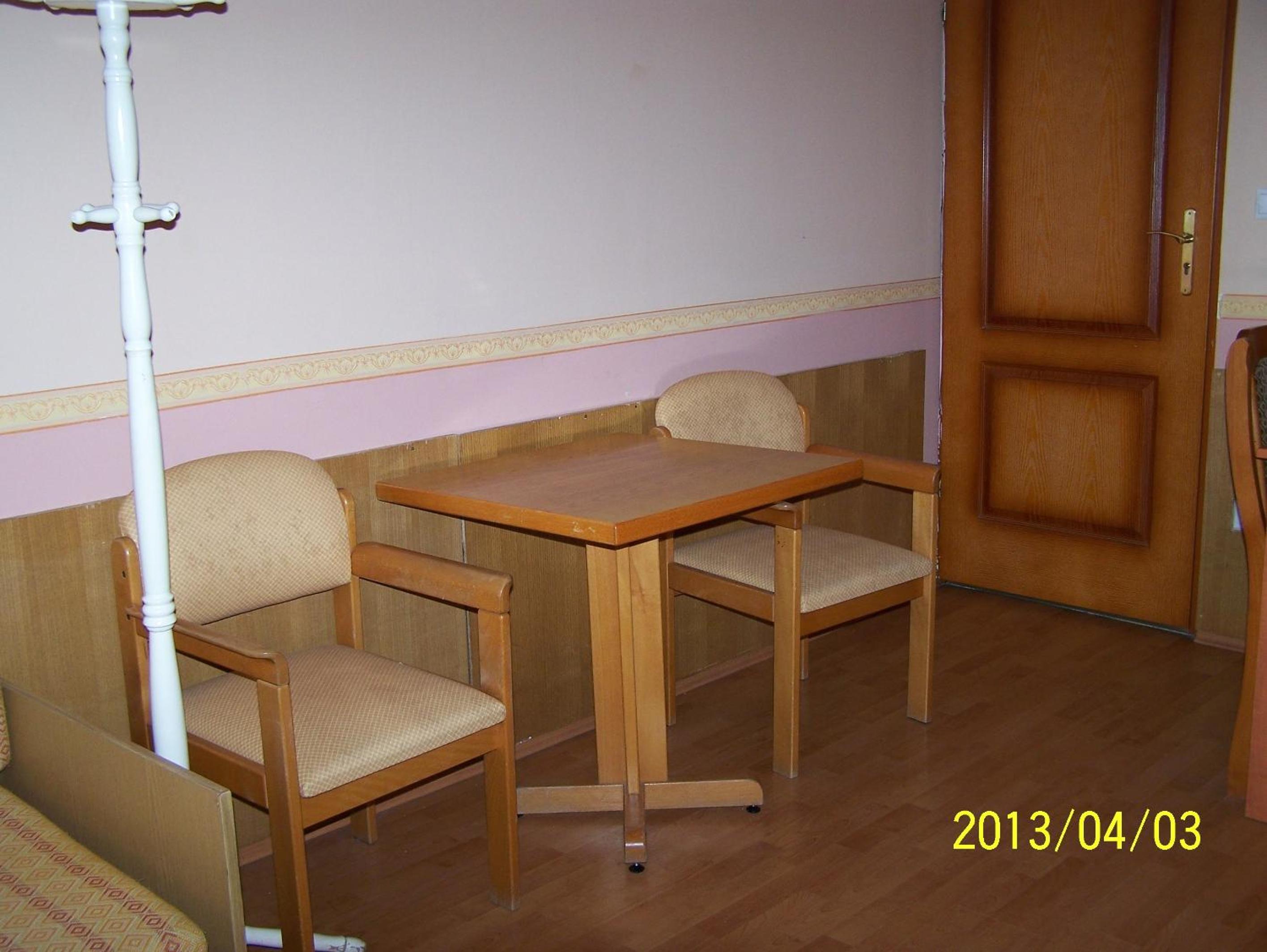 Family Room photo 3