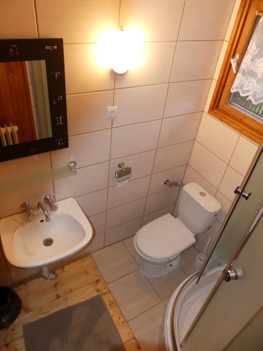 Triple Room with Private Bathroom photo 3