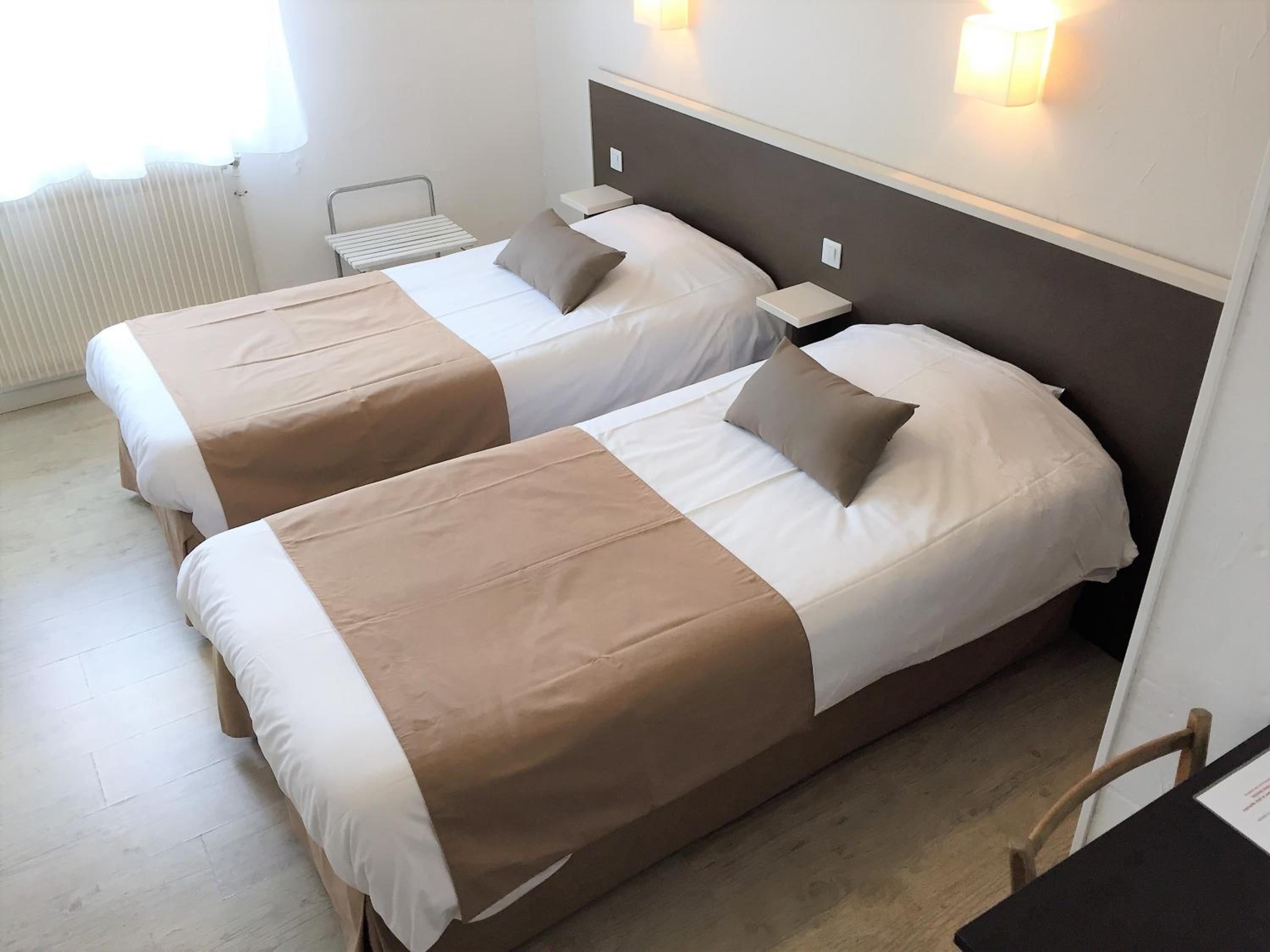 Twin Room - Photo 1