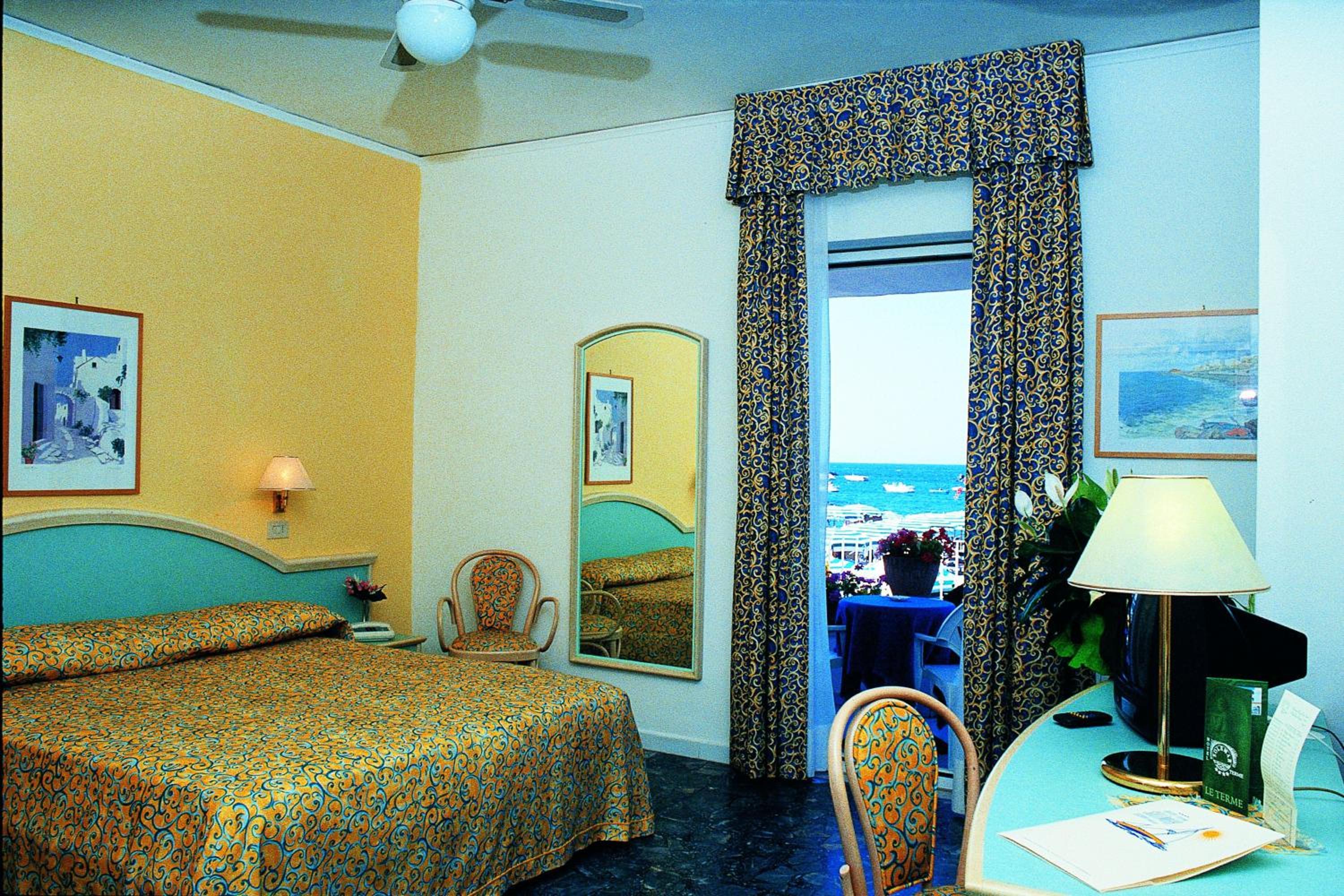 Double or Twin Room with Partial Sea View