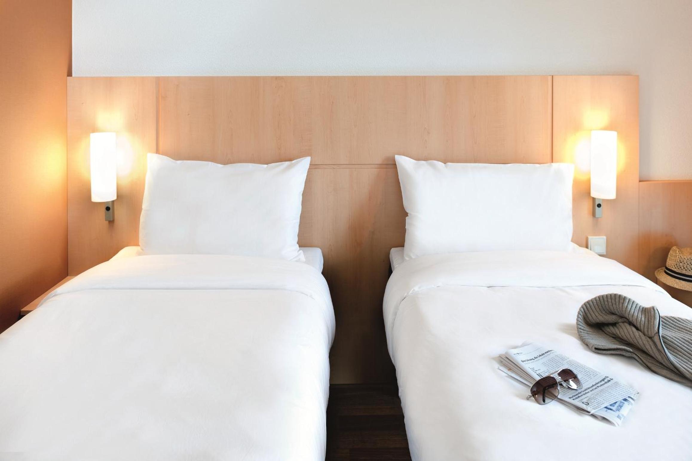 Standard Twin Room photo 3