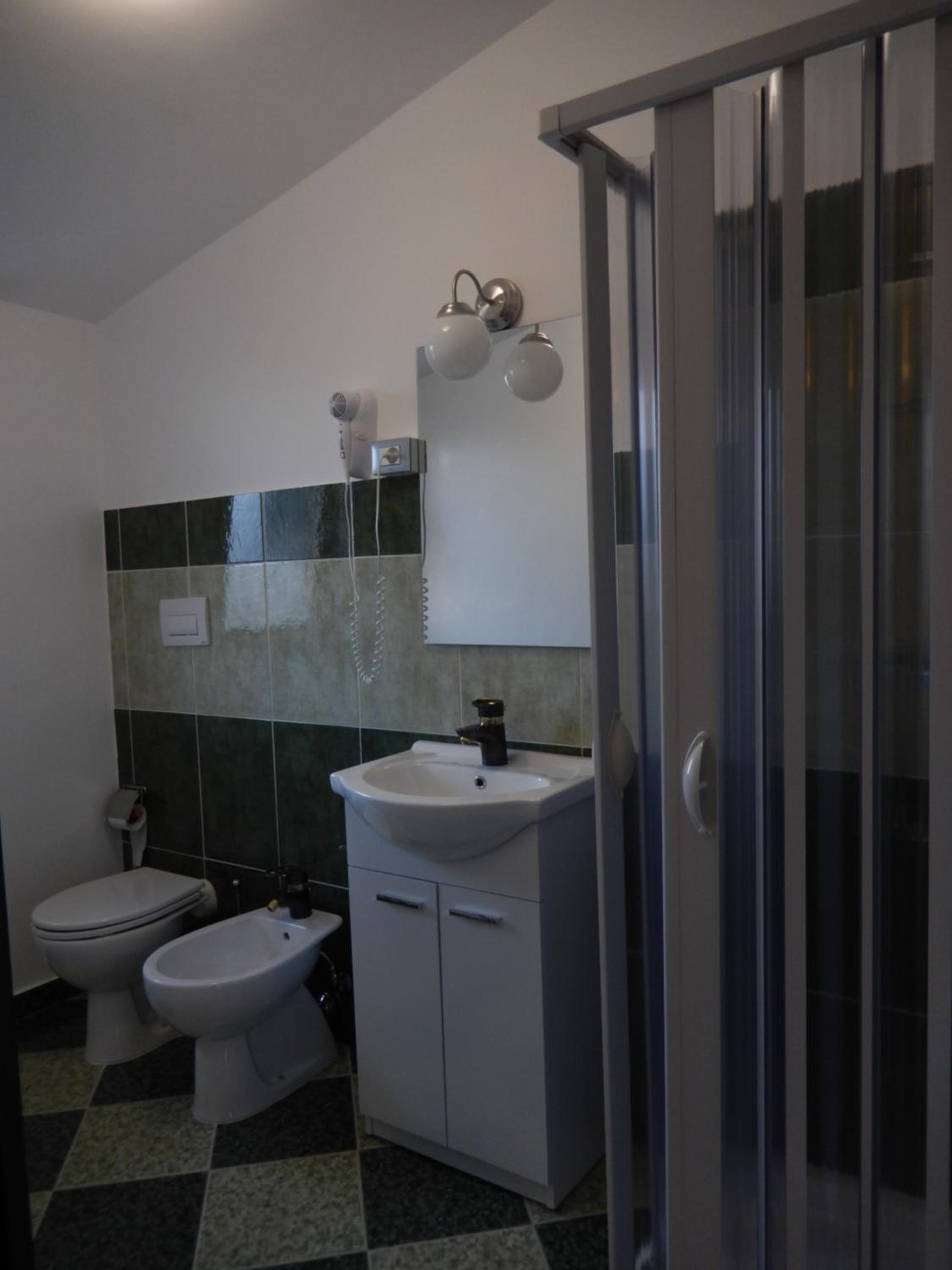 Triple Room with Balcony - Photo 2