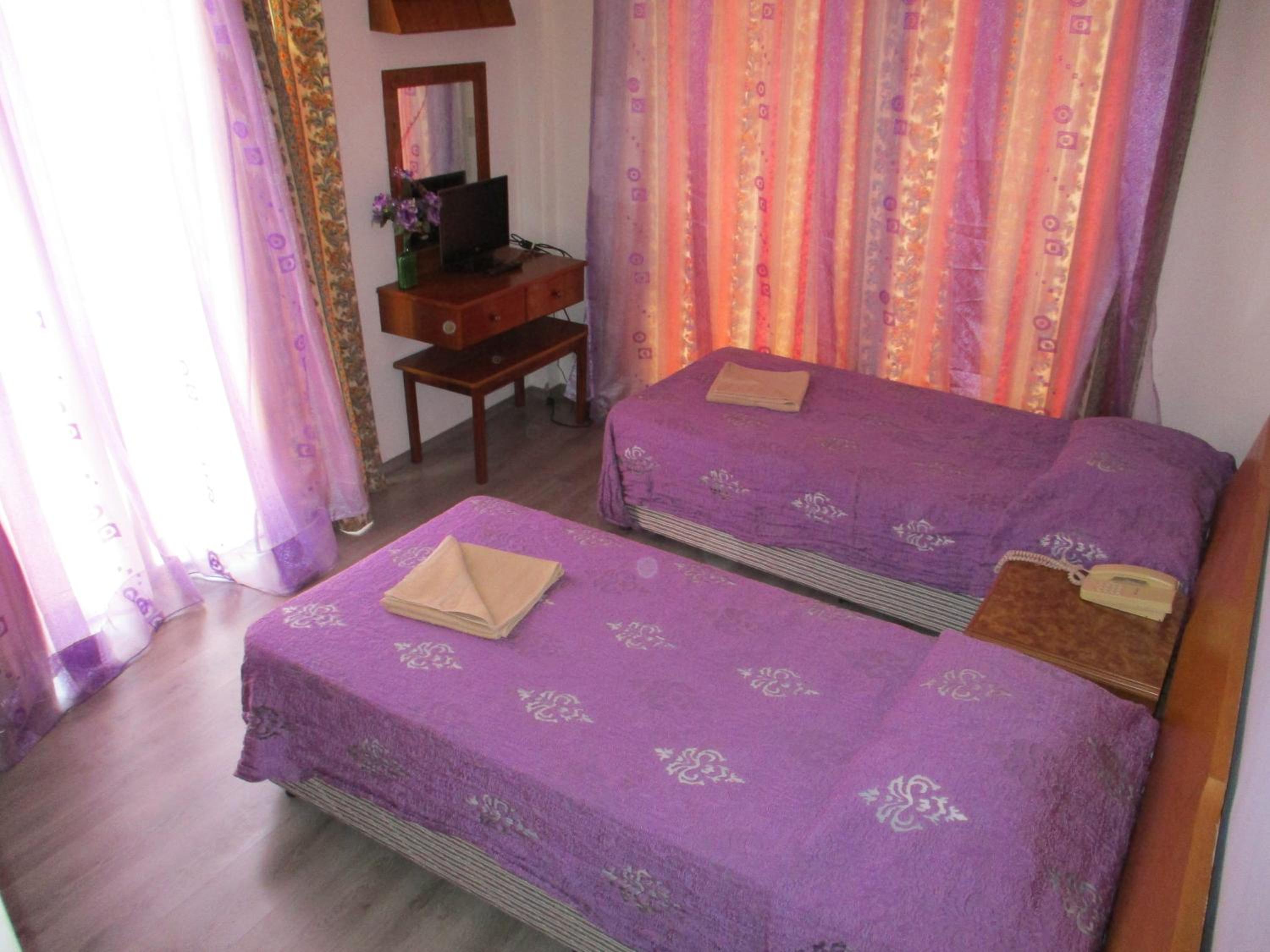 Standard Double or Twin Room - Photo 7