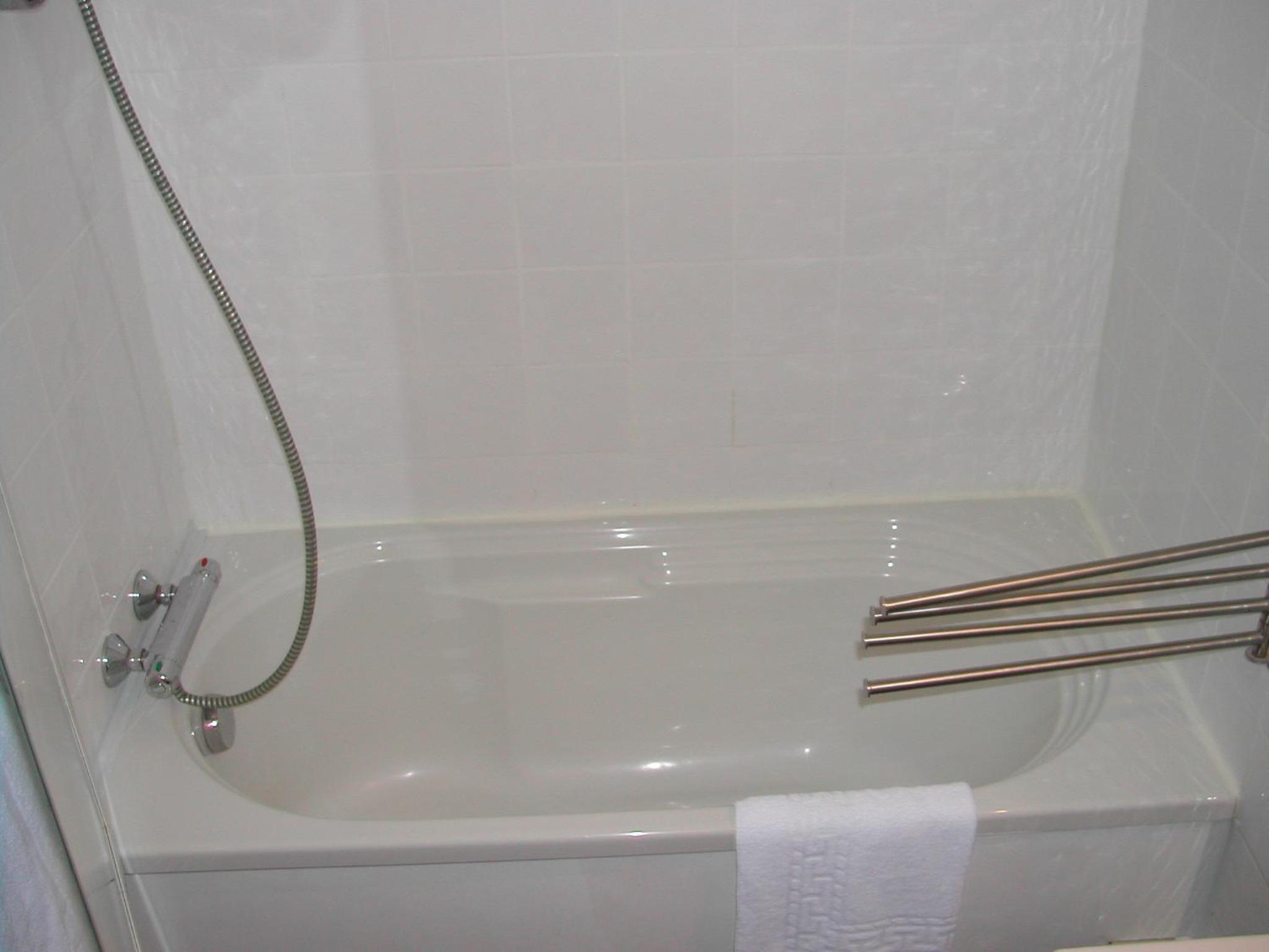 Quadruple Room - Photo 7