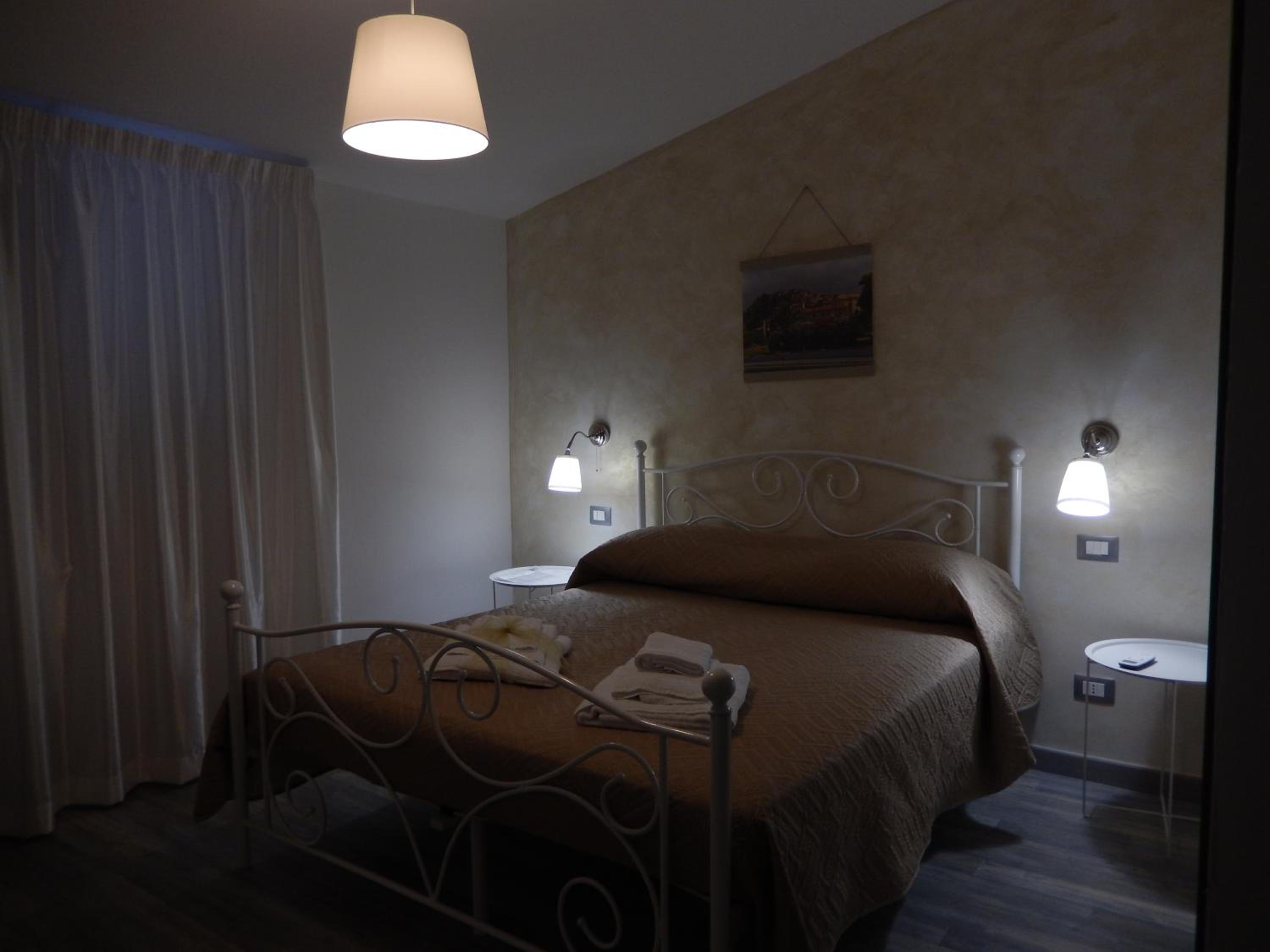 Double Room with Private Bathroom - Photo 1