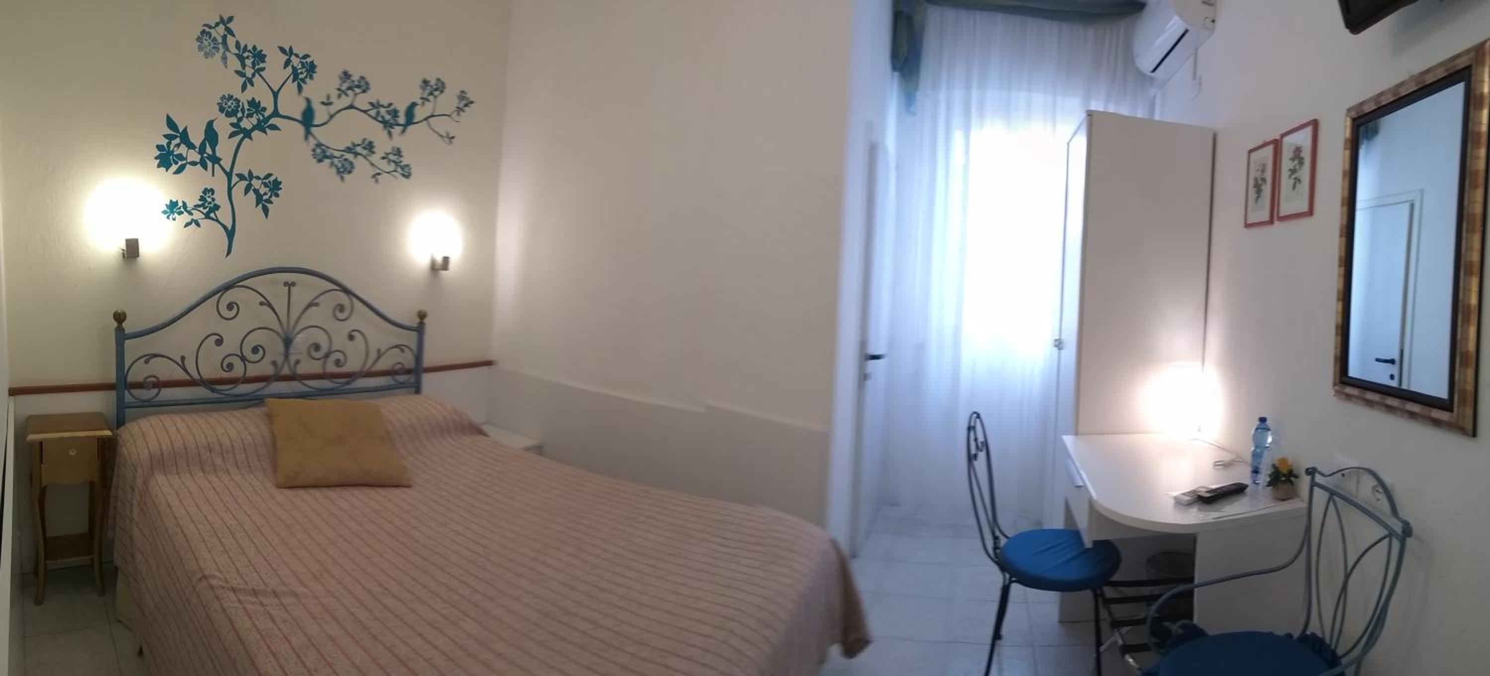Small Double Room Ground floor photo 2
