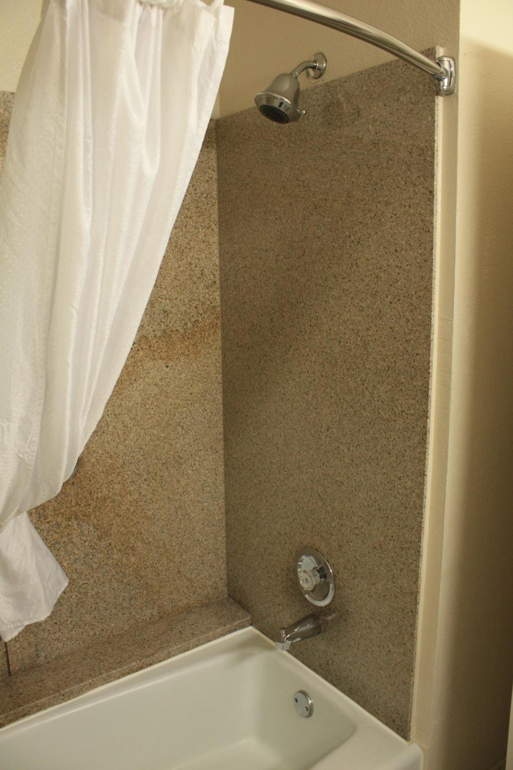 King Room - Non-Smoking - Photo 6