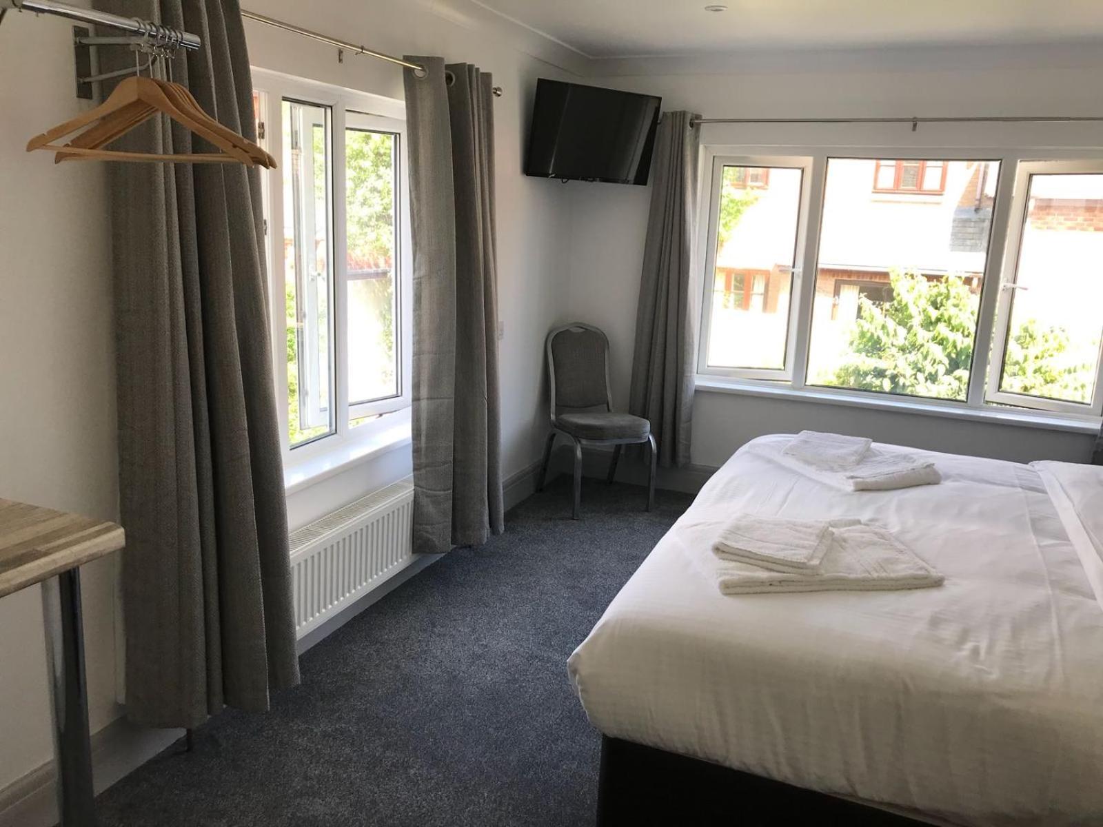 Triple Room with Private Bathroom - Photo 1
