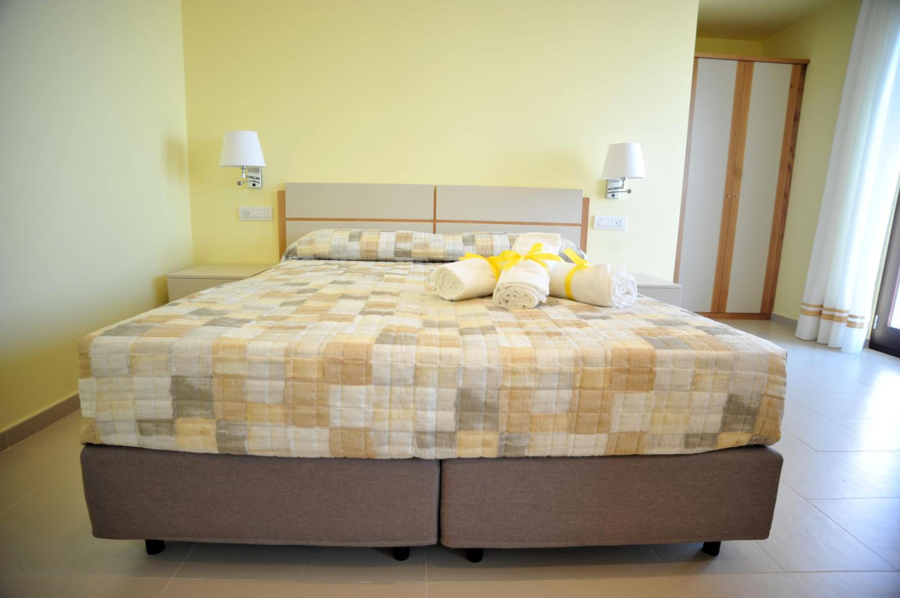 Luxury Room - Photo 35