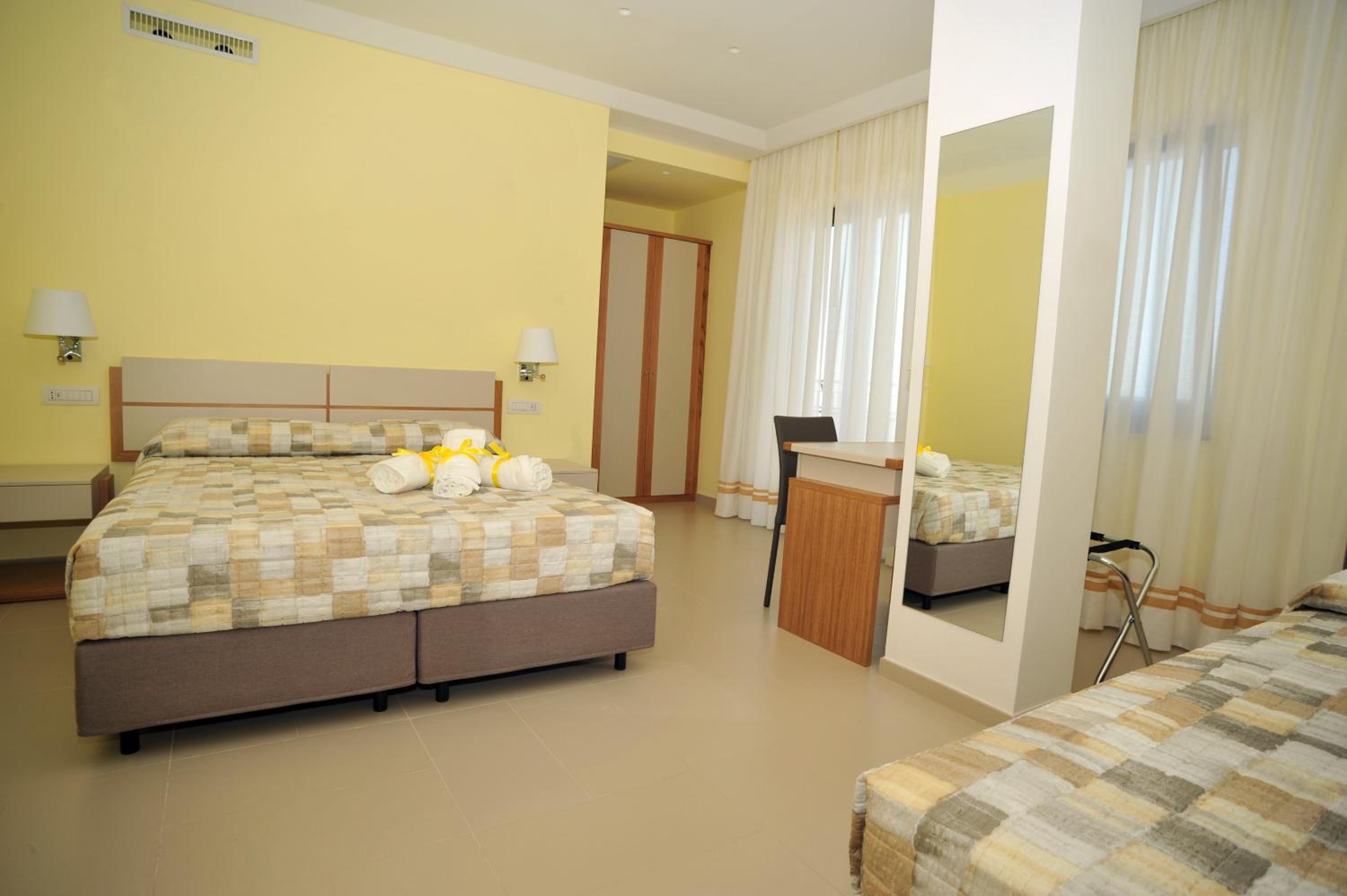 Luxury Room - Photo 37