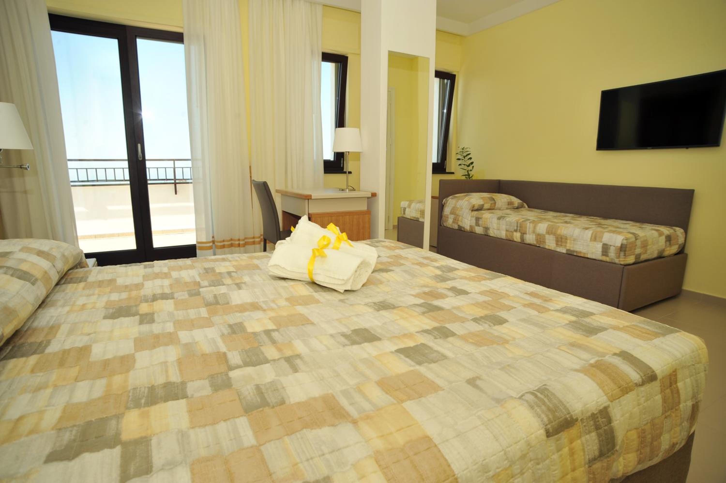 Luxury Room - Photo 11