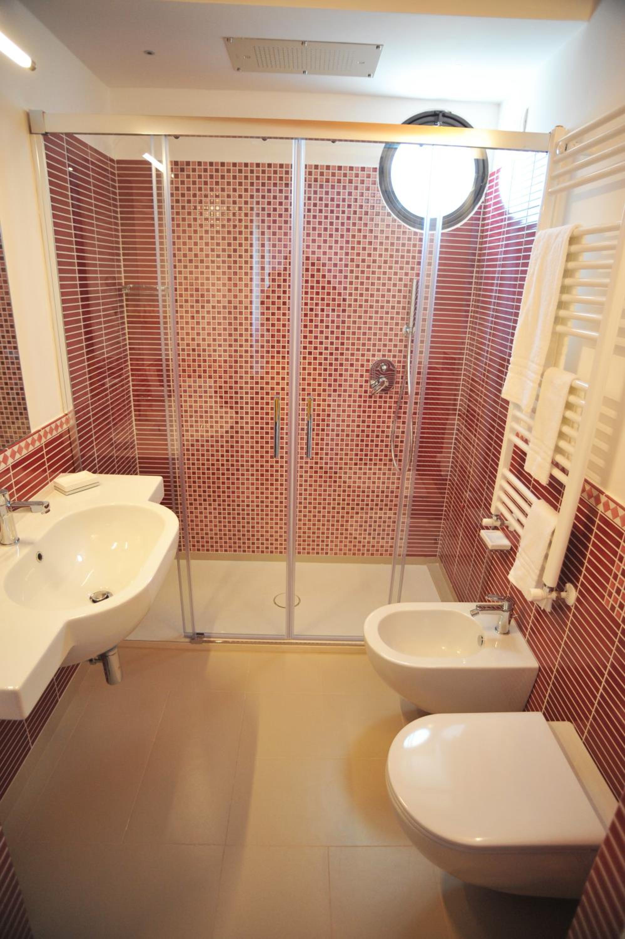 Deluxe Room - Photo 29
