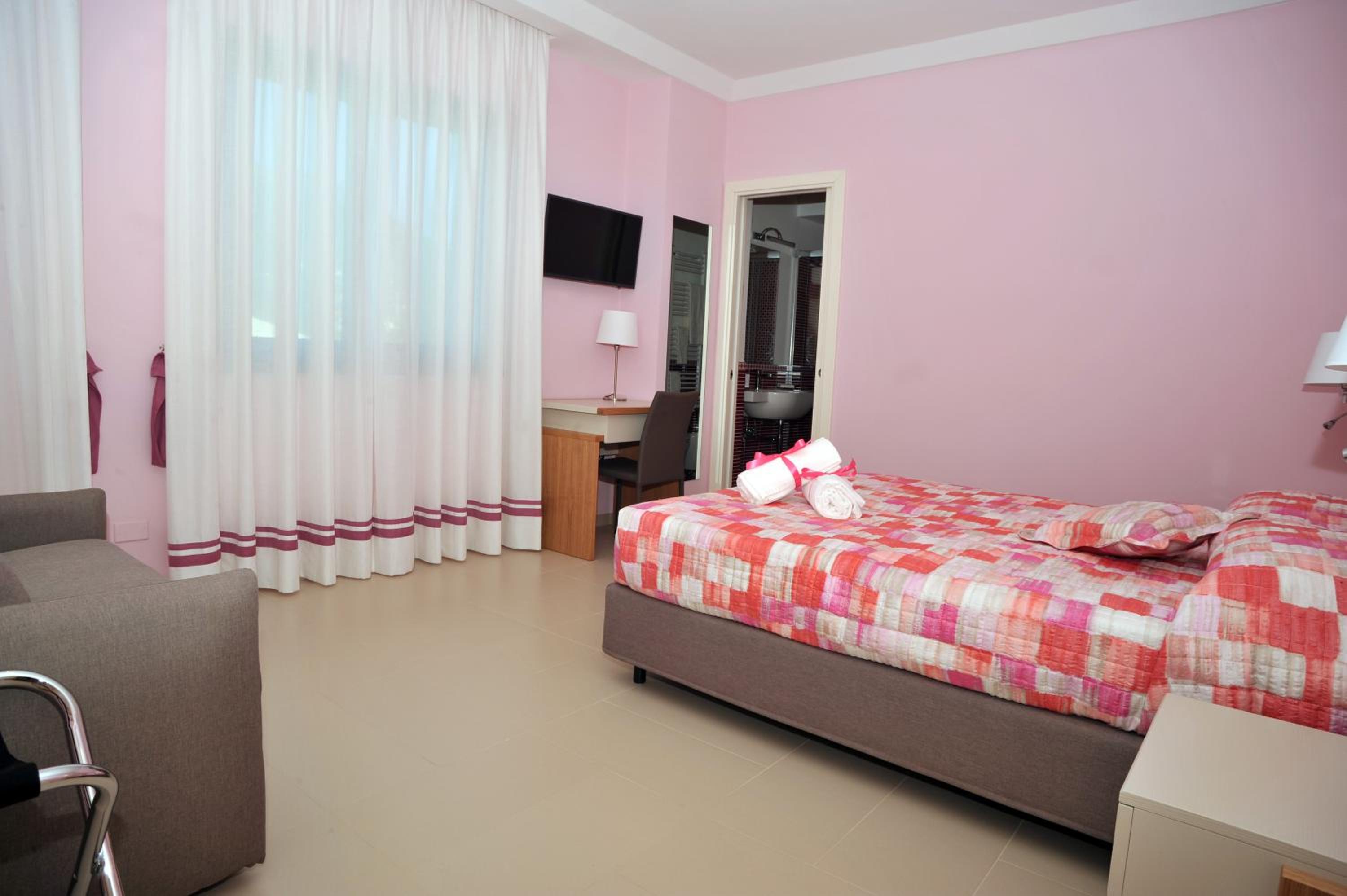 Deluxe Room - Photo 2