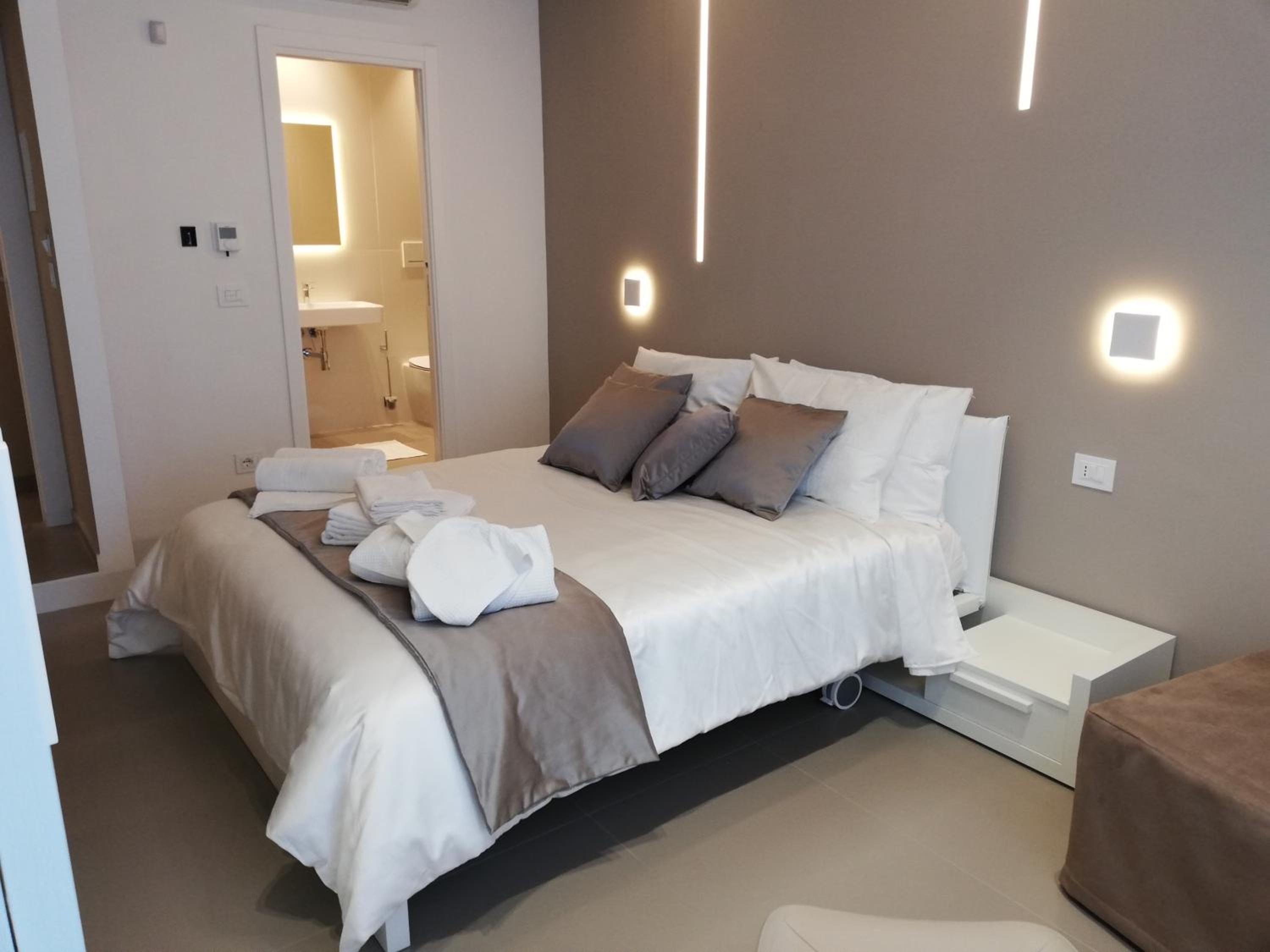 Superior Deluxe Double Or Twin Room  photo 2