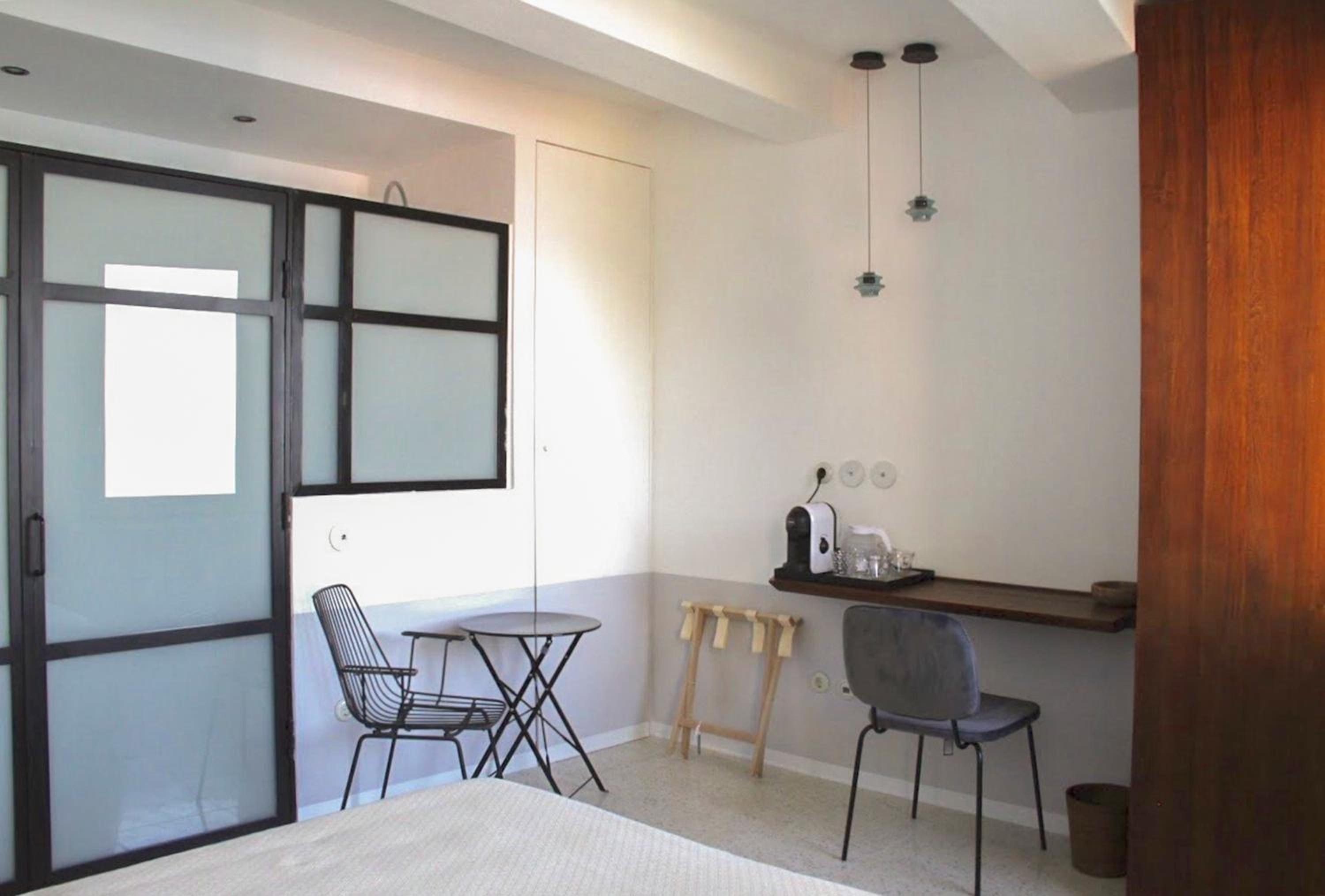 Deluxe Double Room with Sea View - Photo 15