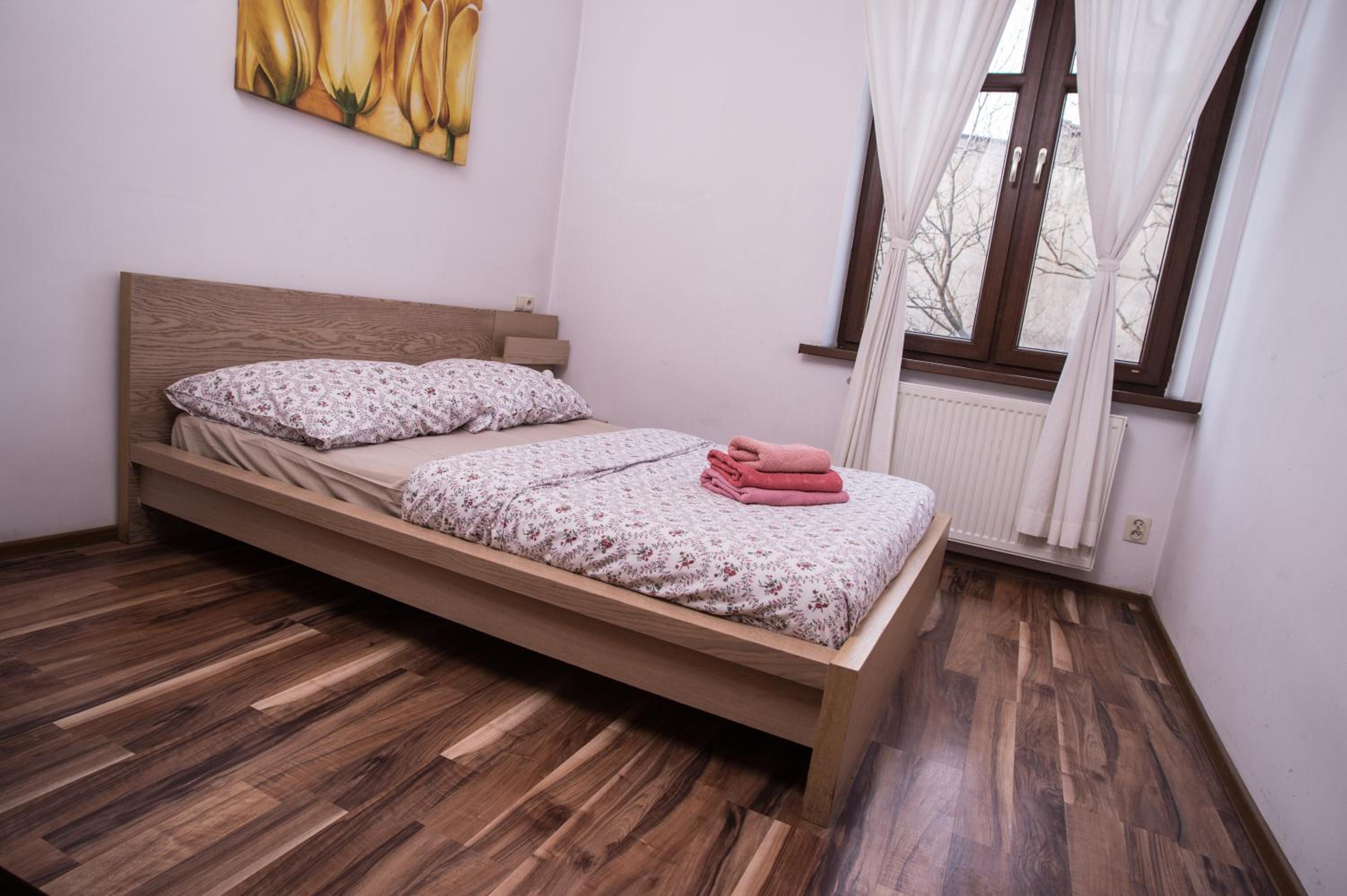 One-Bedroom Apartment - Photo 13