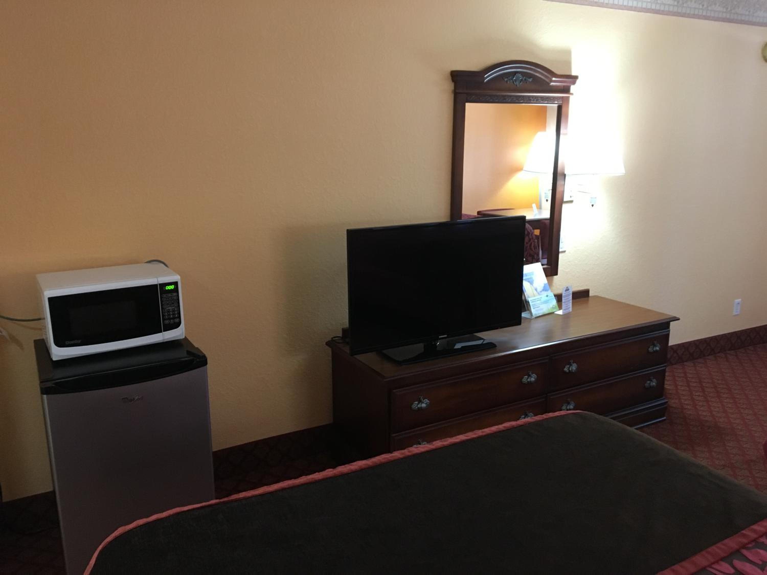 Double Room with Two Double Beds - Smoking - Photo 2