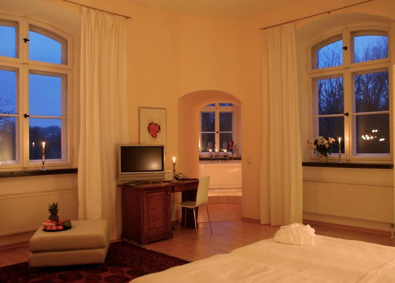 Double Room With Spa Bath photo 3