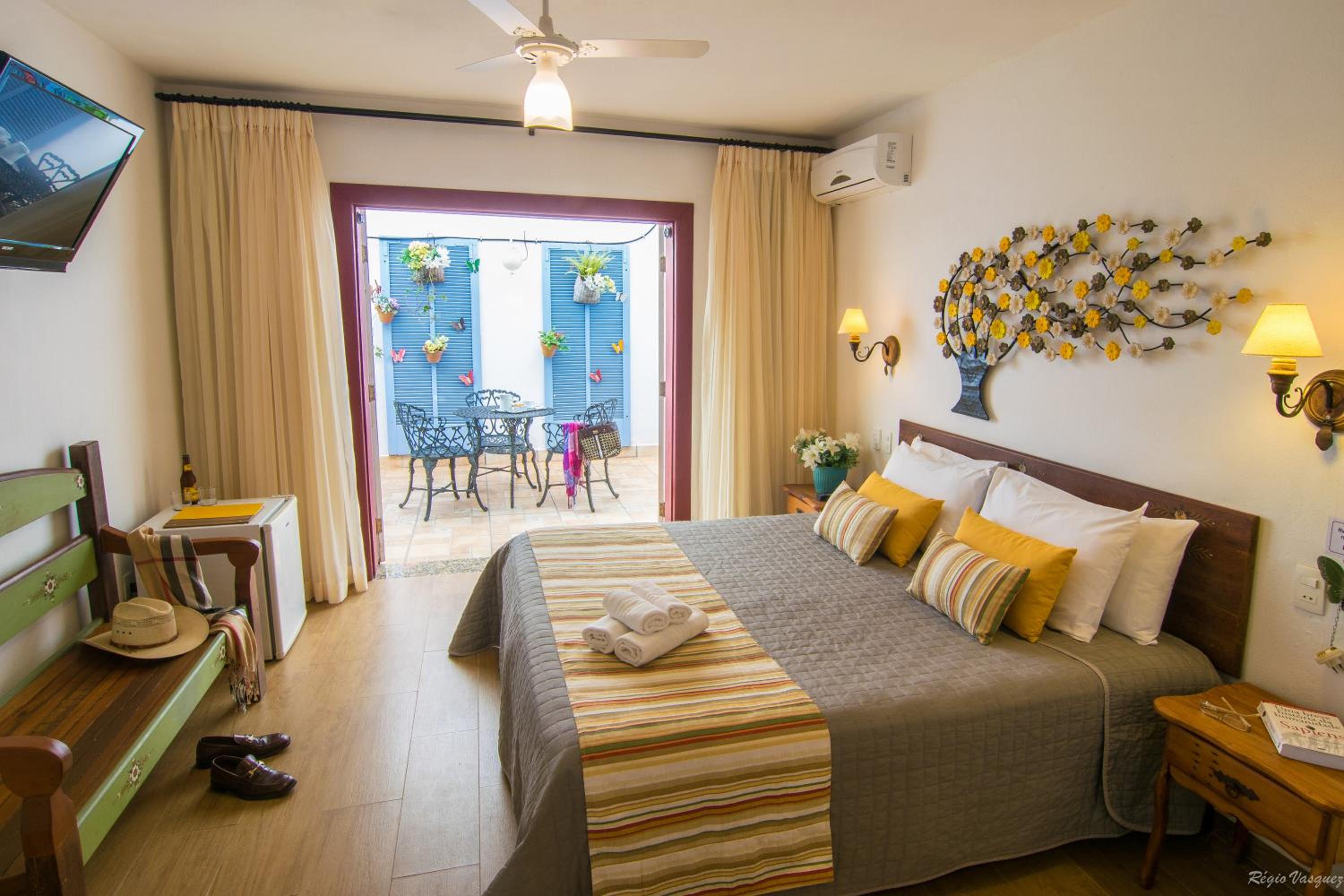 Superior Double Room (Air Conditioning and King-size Bed)