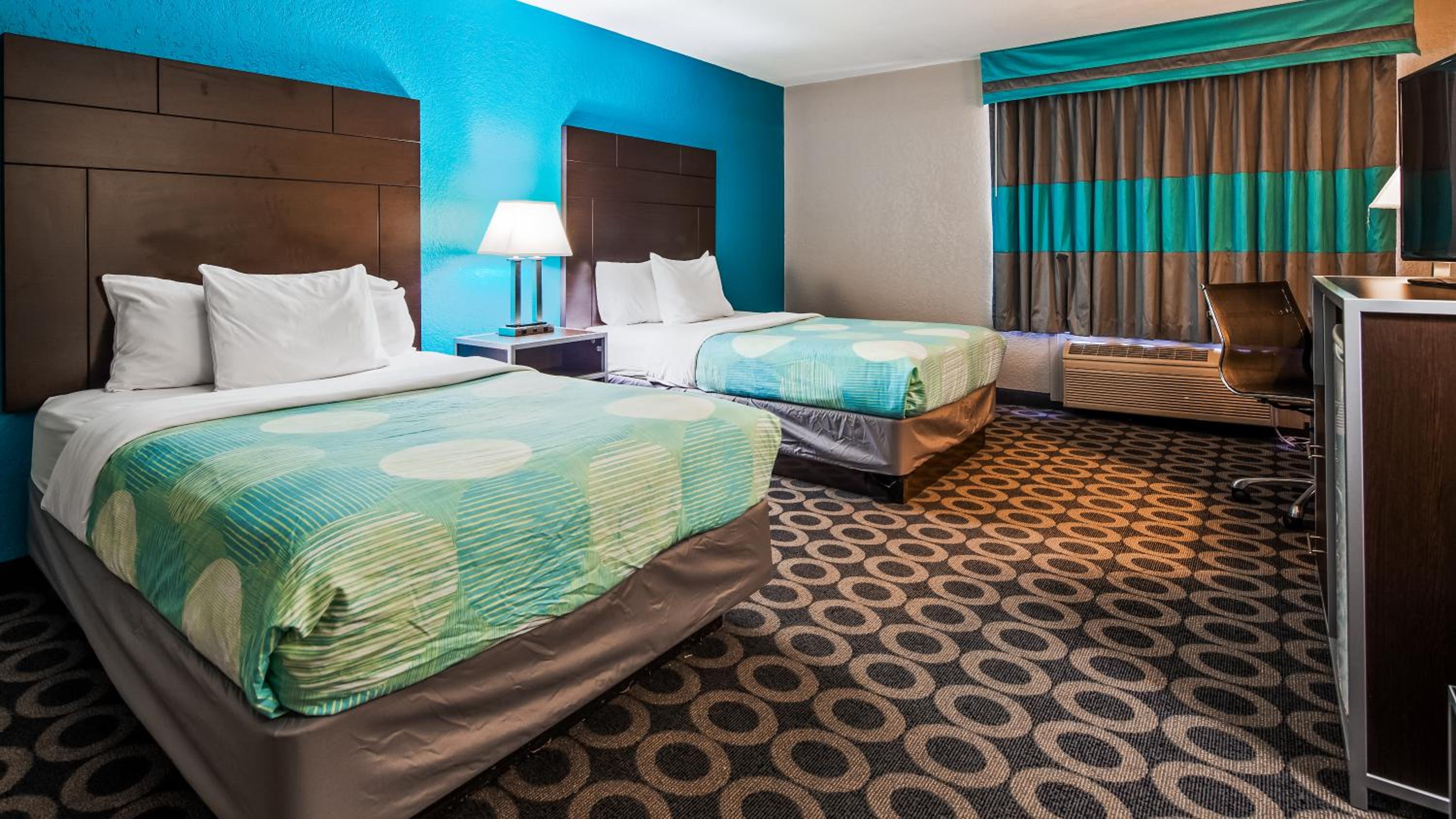 Double Room with Two Double Beds - Photo 1