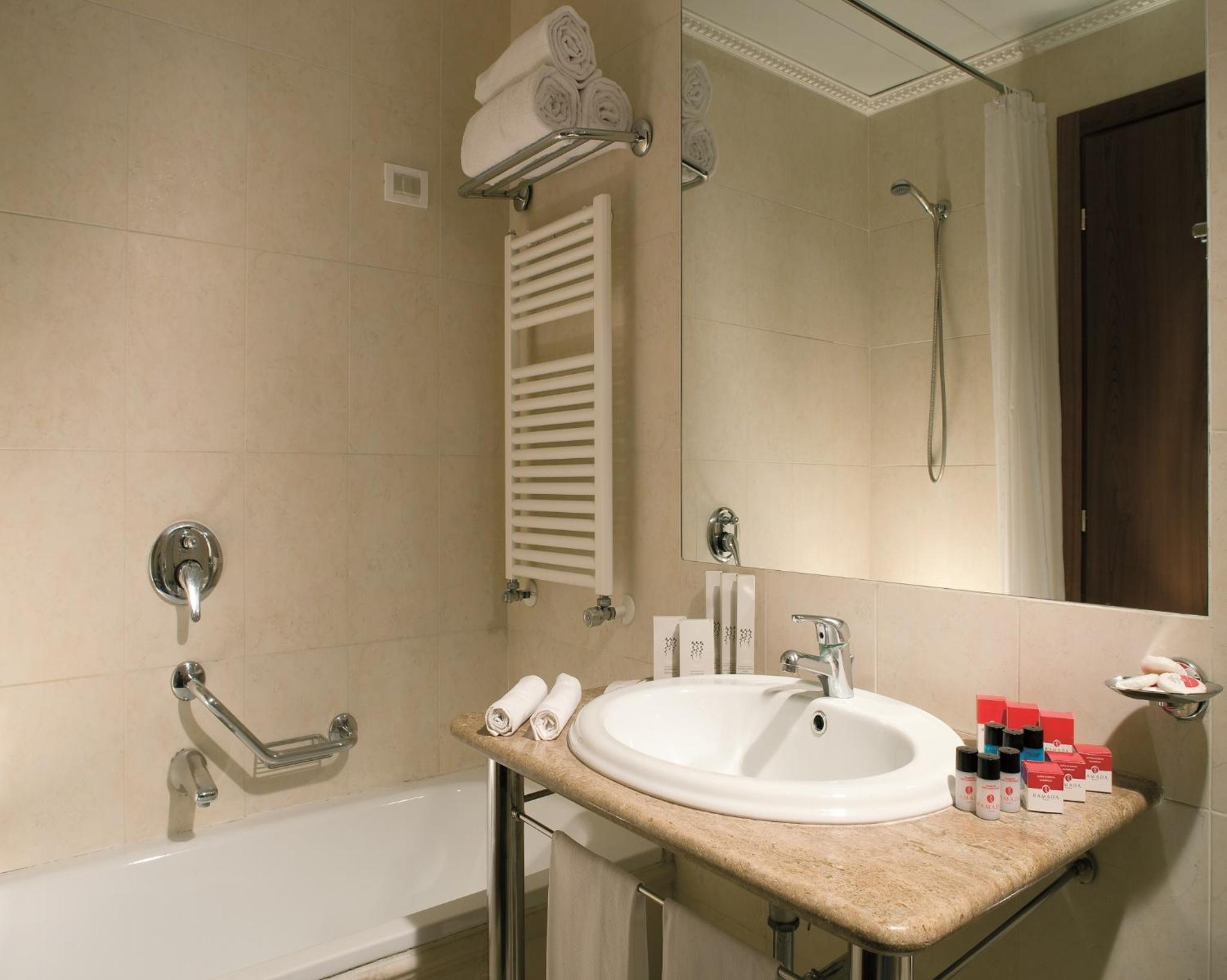 Classic Double Room - Photo 8
