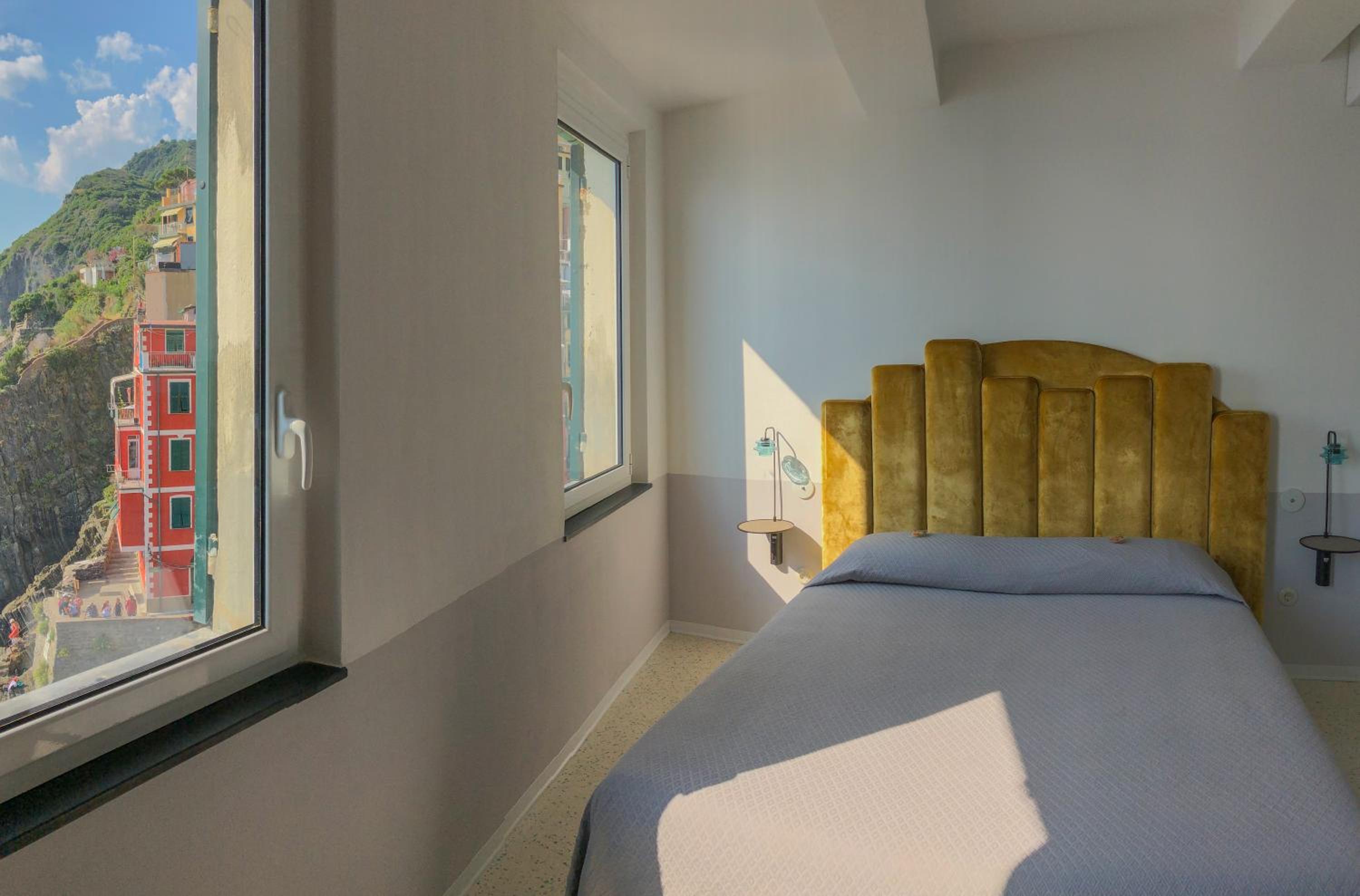 Deluxe Double Room with Sea View - Photo 14