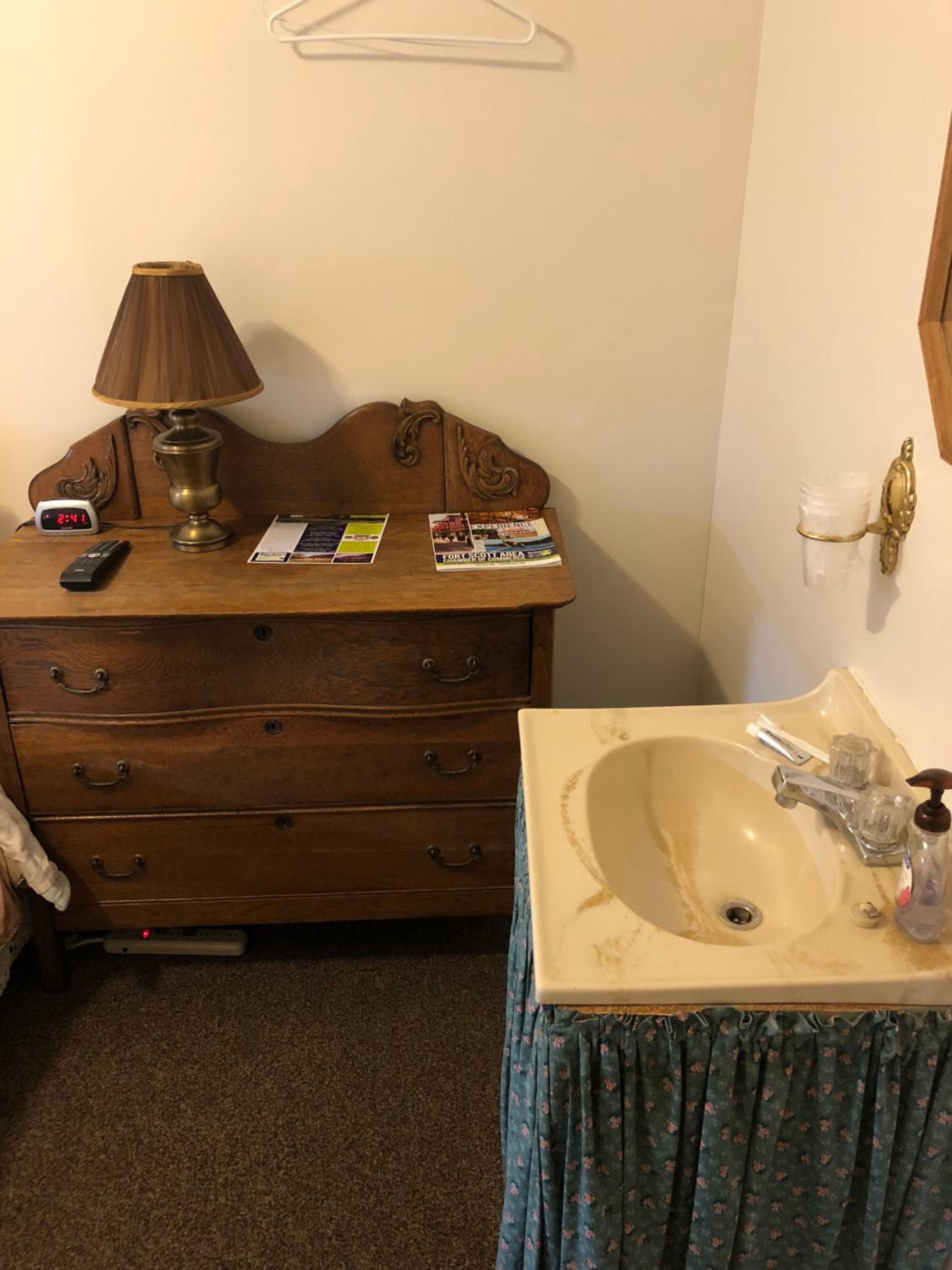 Queen Room photo 3