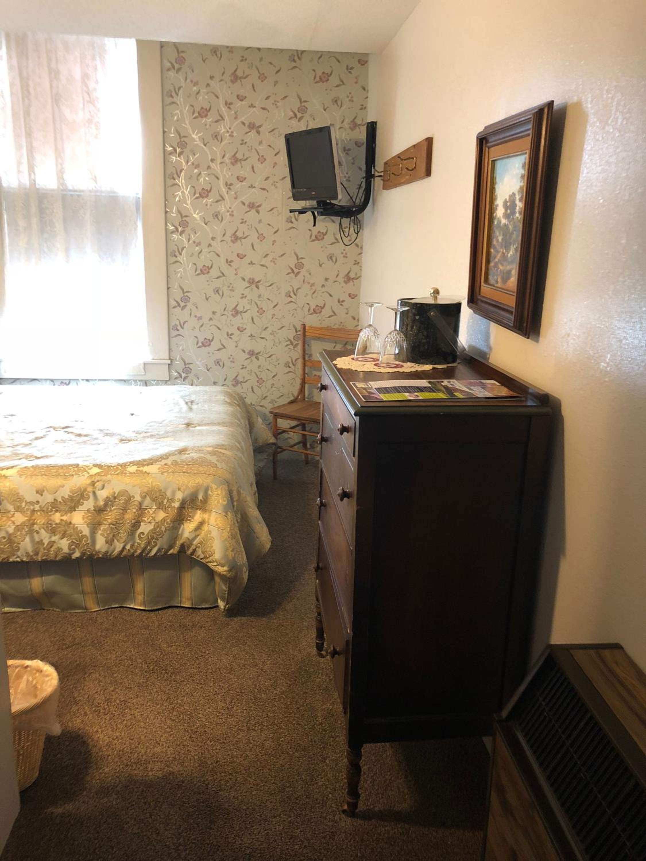 Queen Room - Photo 3