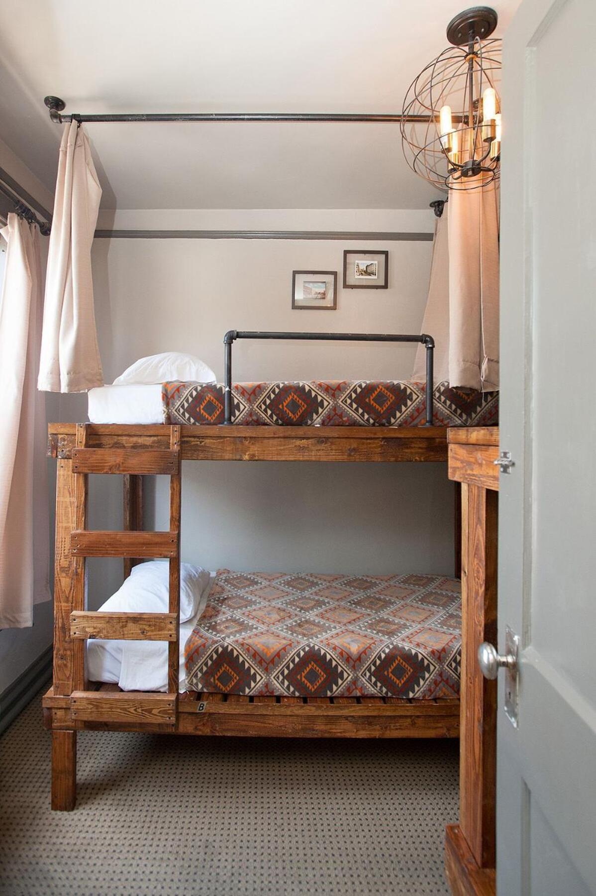 Bed in 4-Bed Male Dormitory Room photo 3