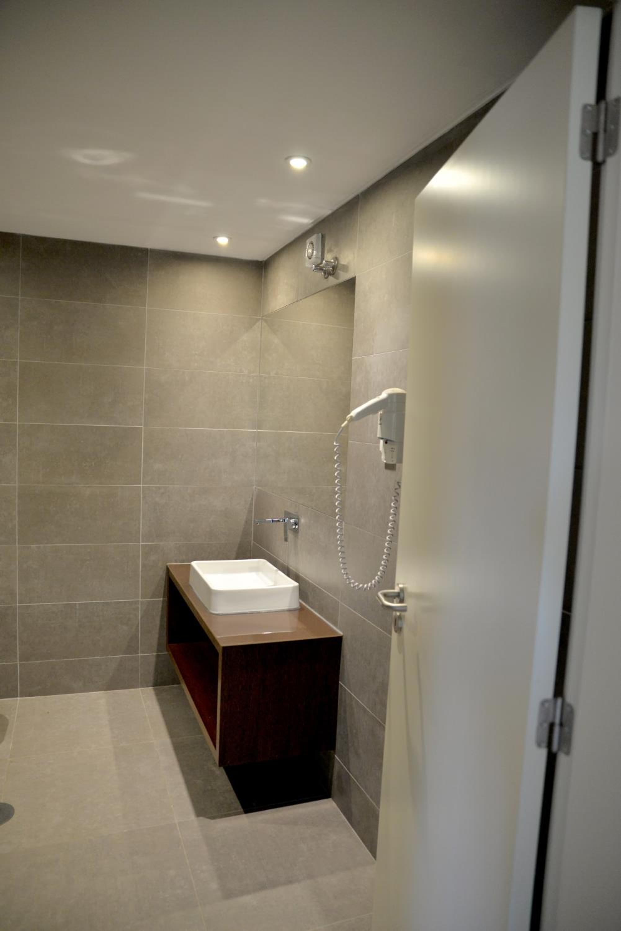 Standard Twin Room - Photo 6