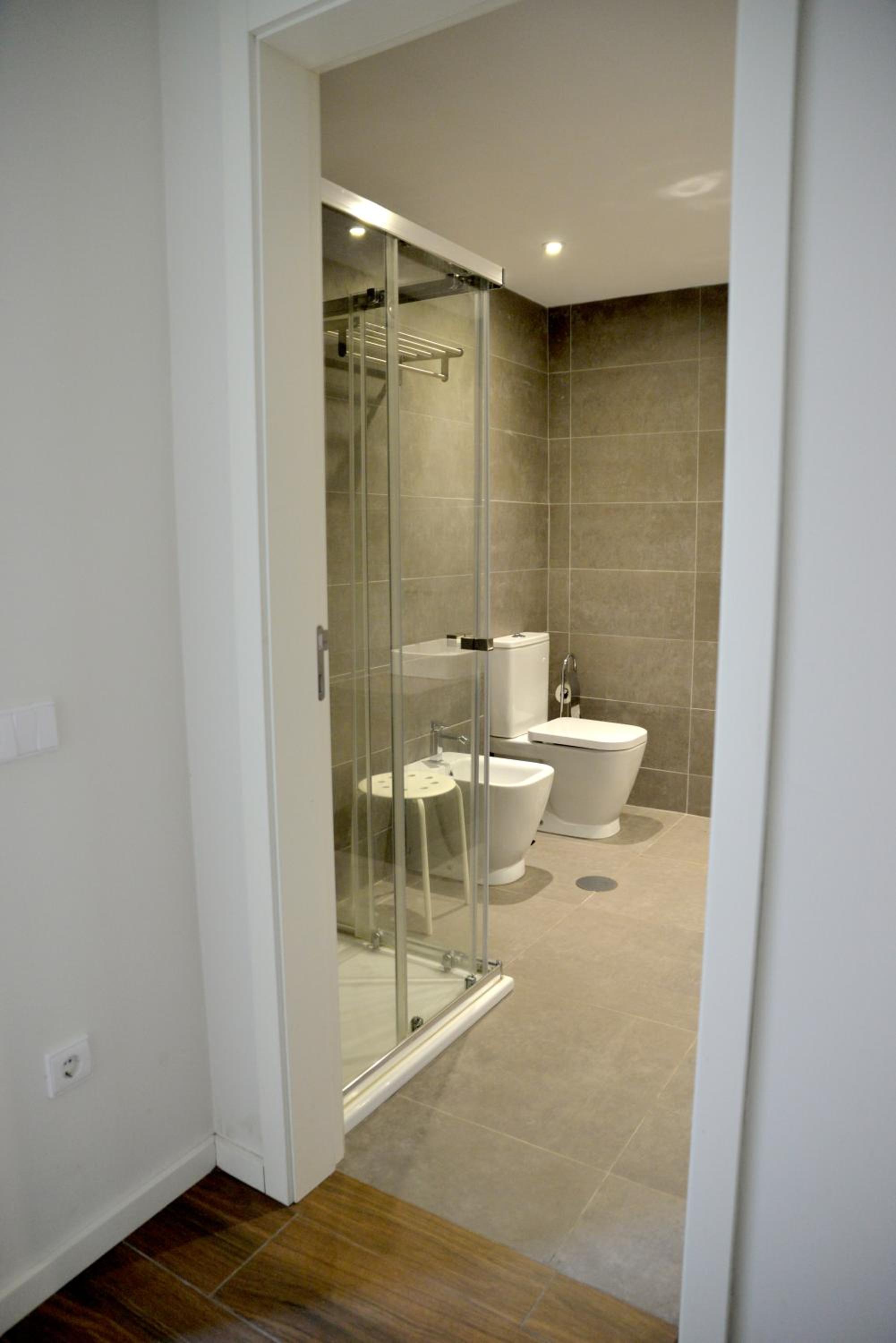 Standard Twin Room - Photo 7