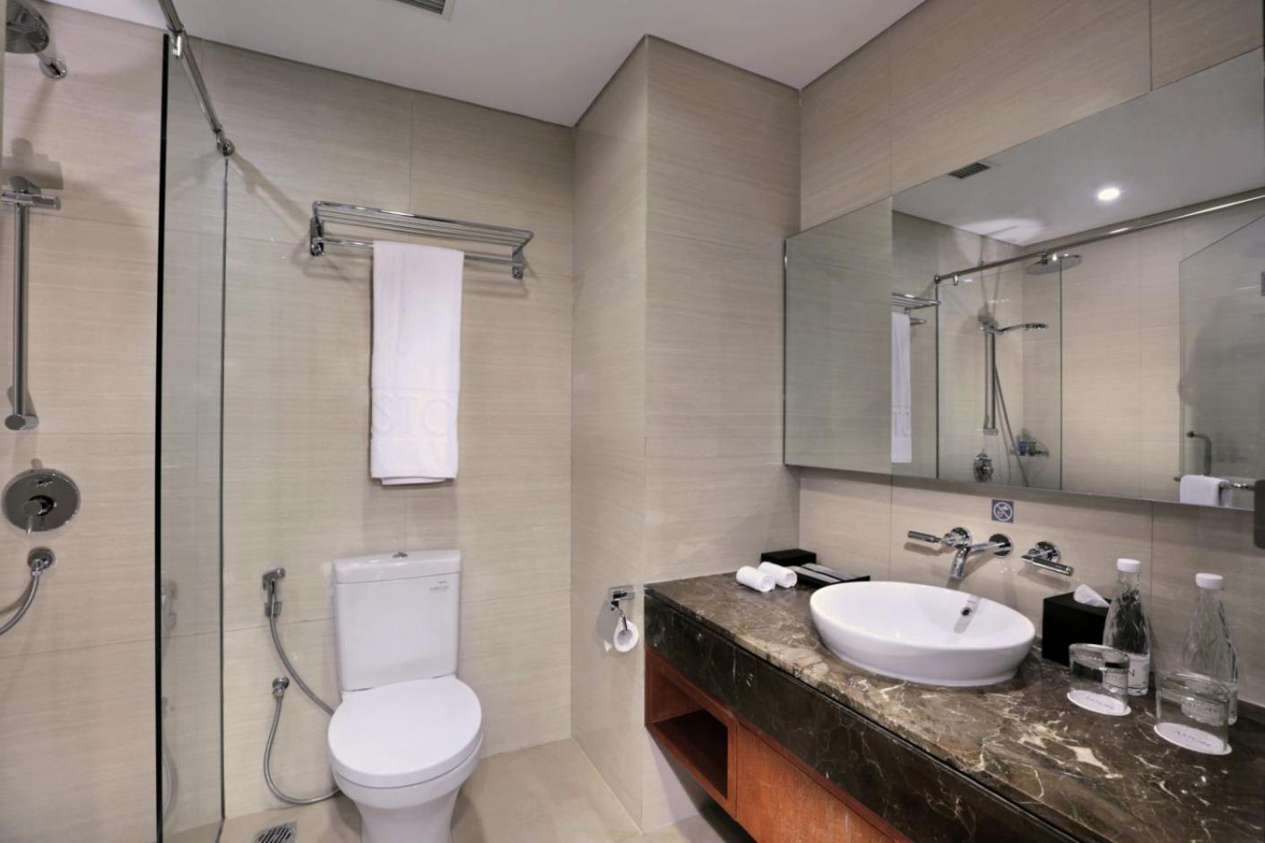 Deluxe Double or Twin Room with Pool View photo 3
