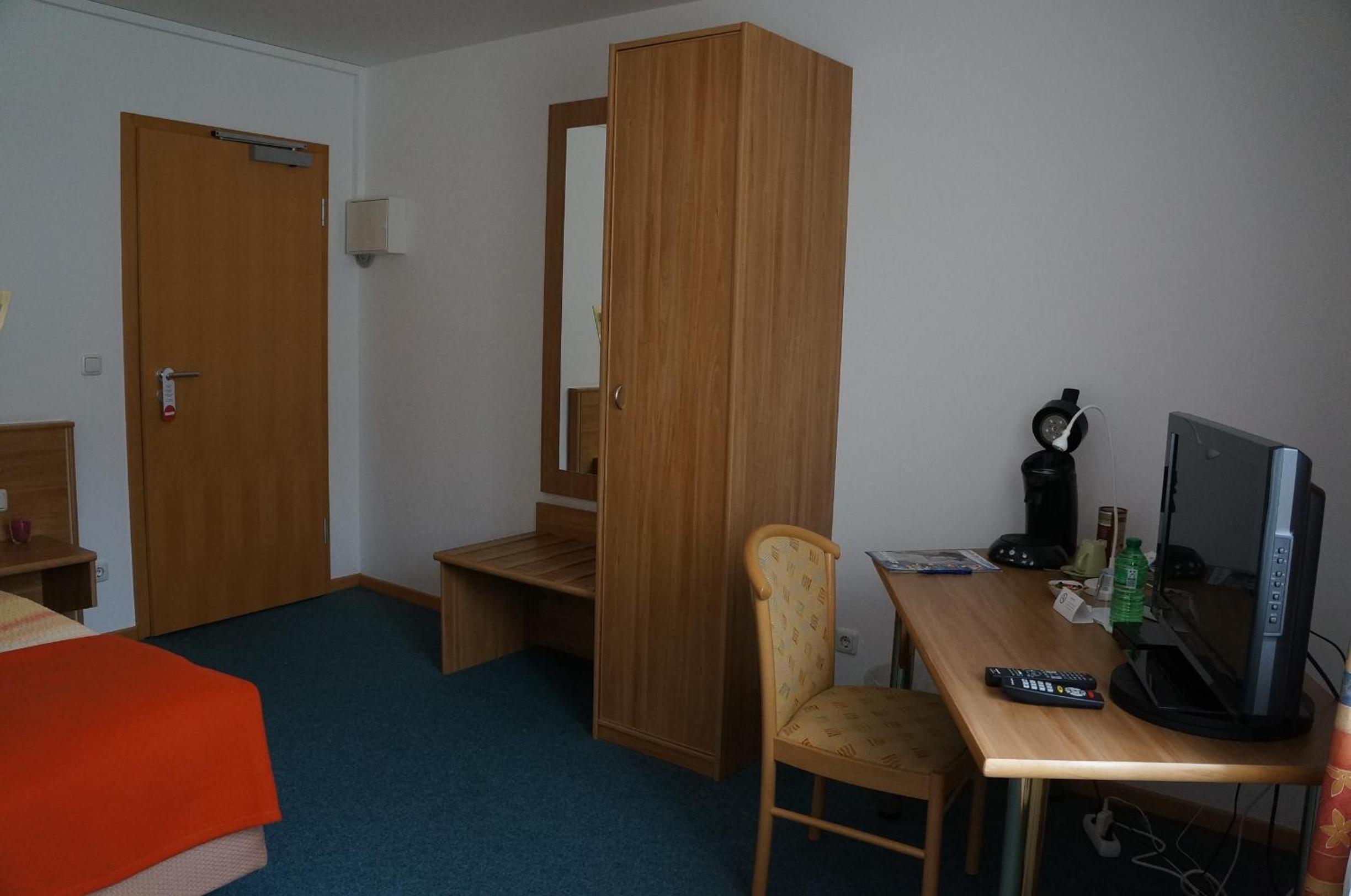 Single Room photo 2