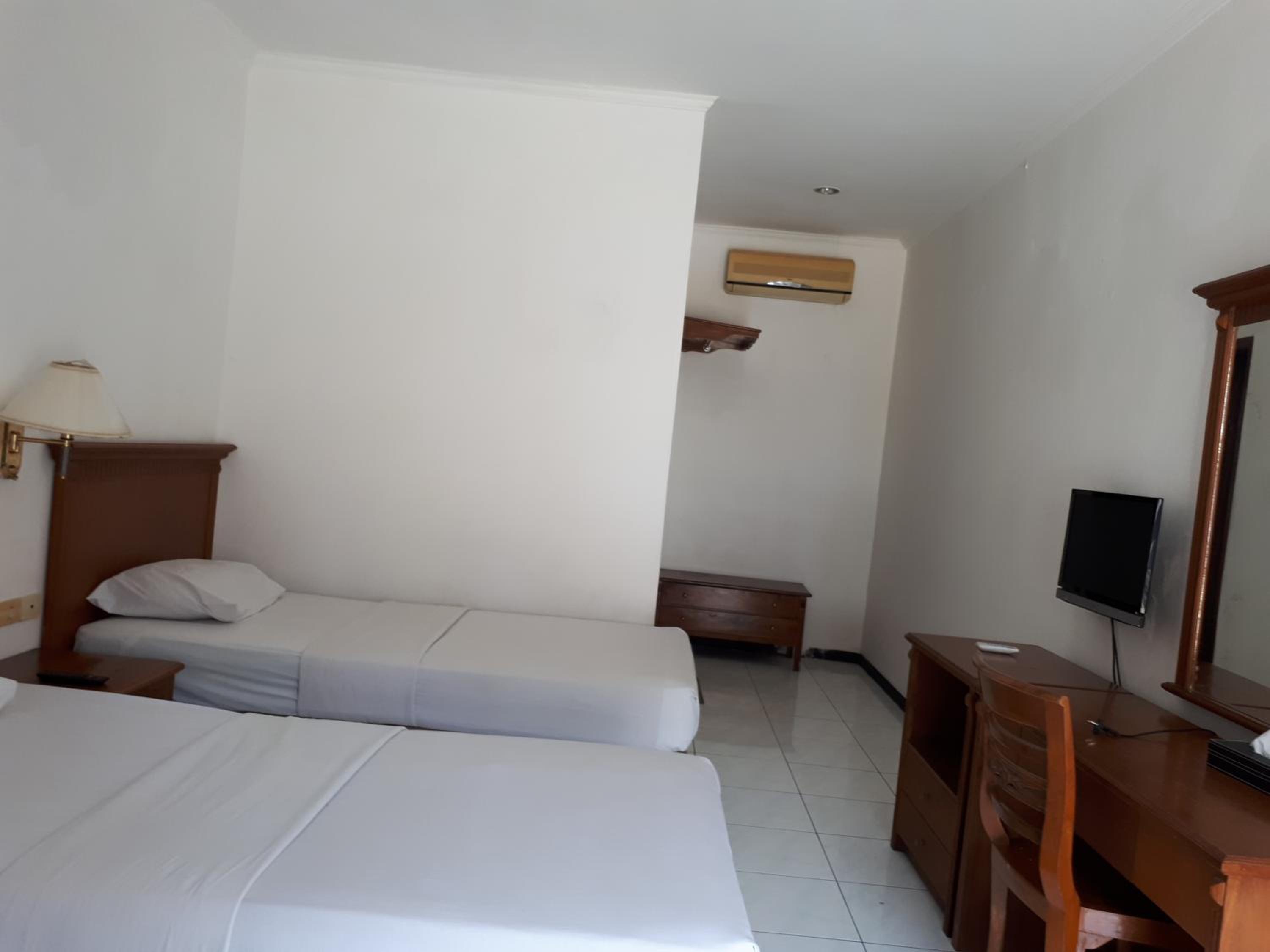 Deluxe Room - Photo 2