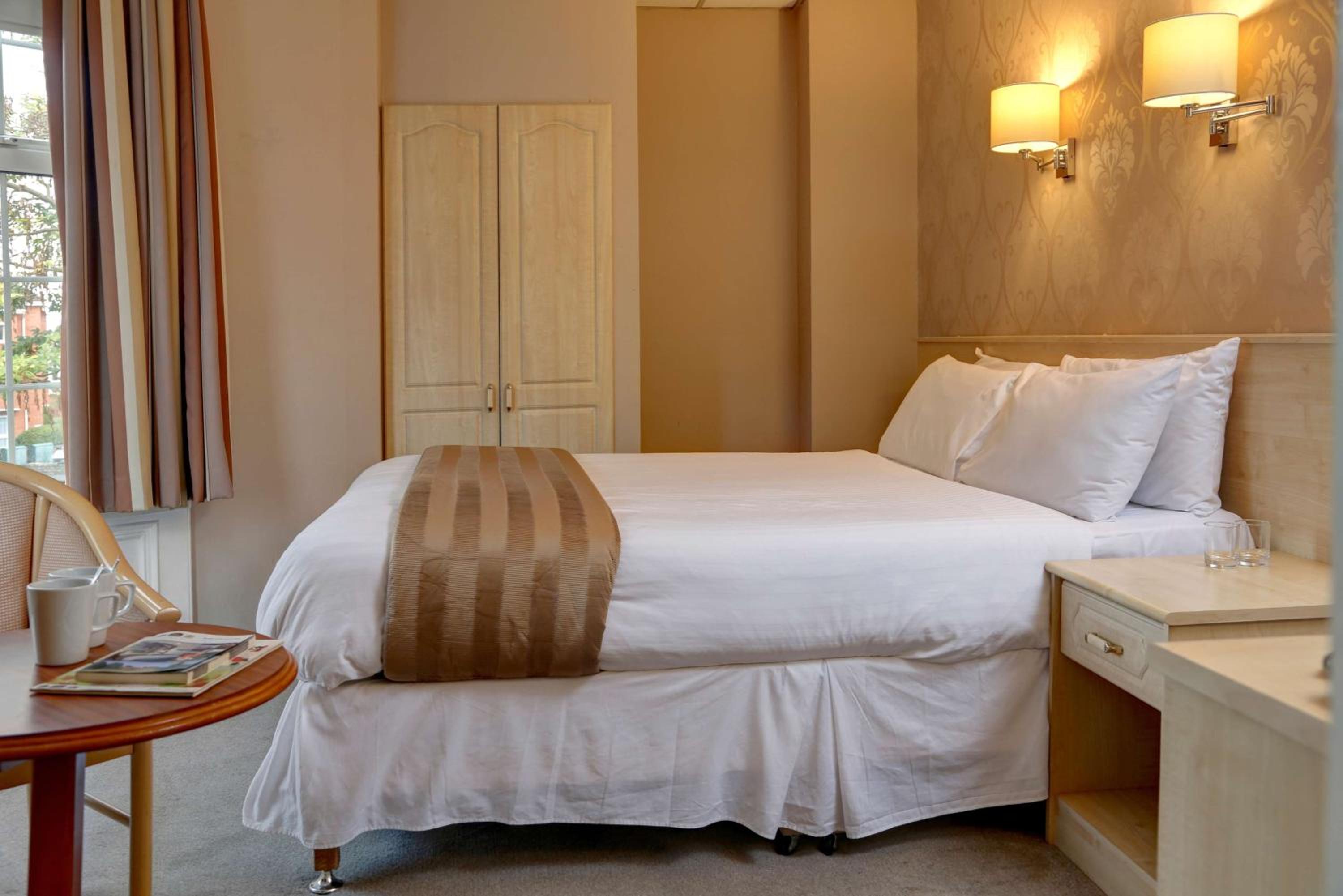 Standard Double Room - Non-Smoking photo 3