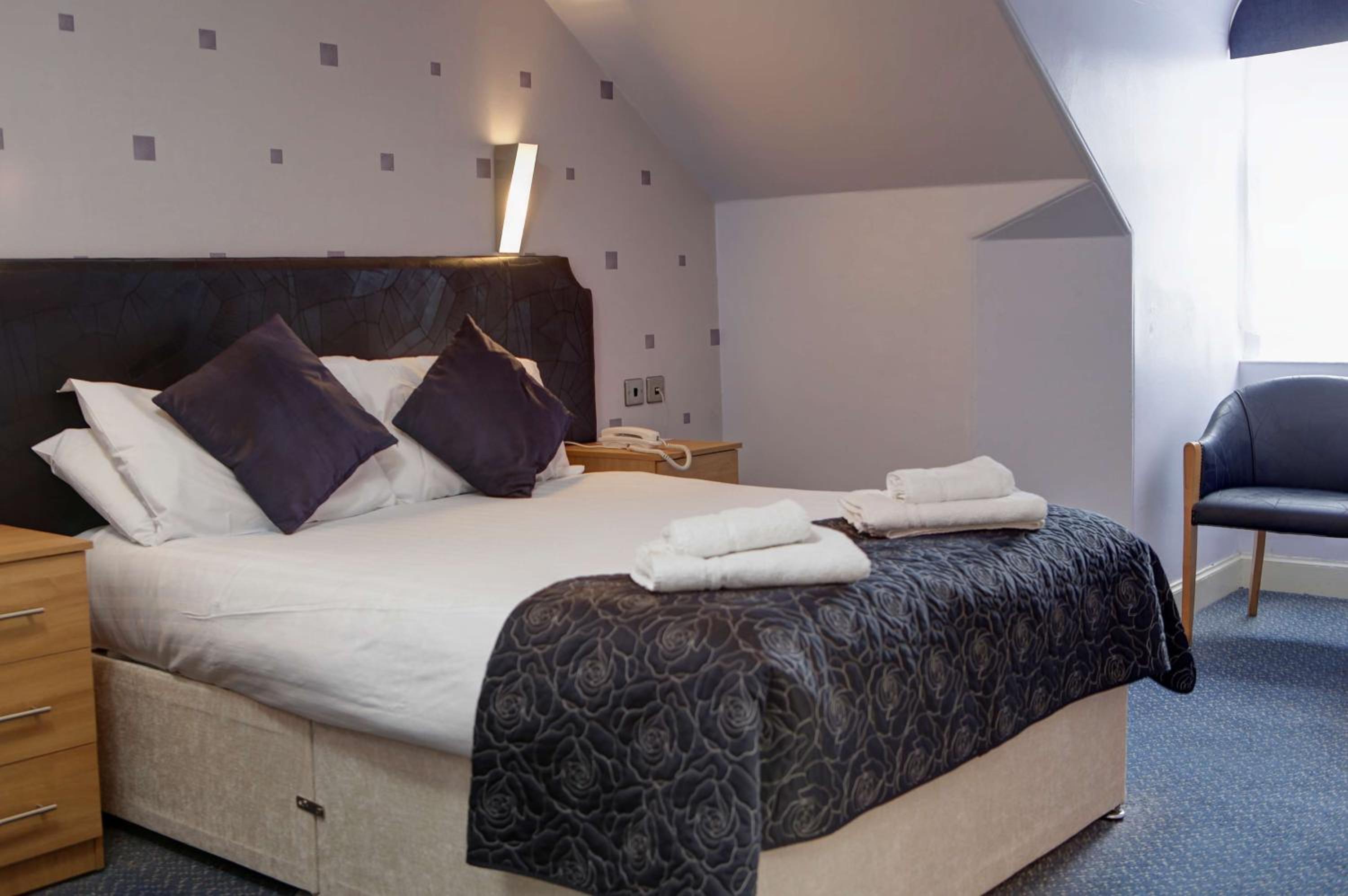 Standard Double Room - Non-Smoking - Photo 4