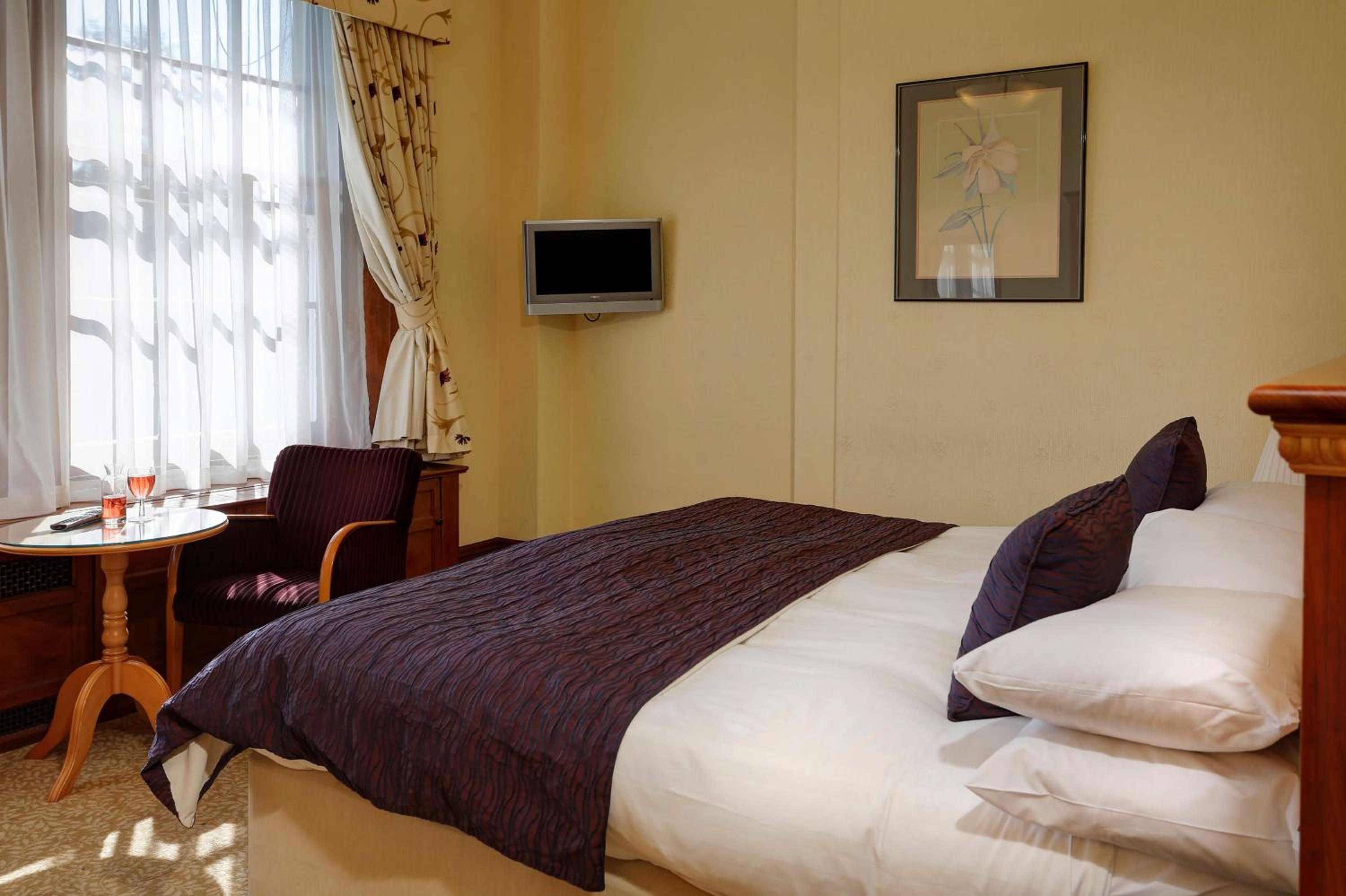 Deluxe Room - Photo 7