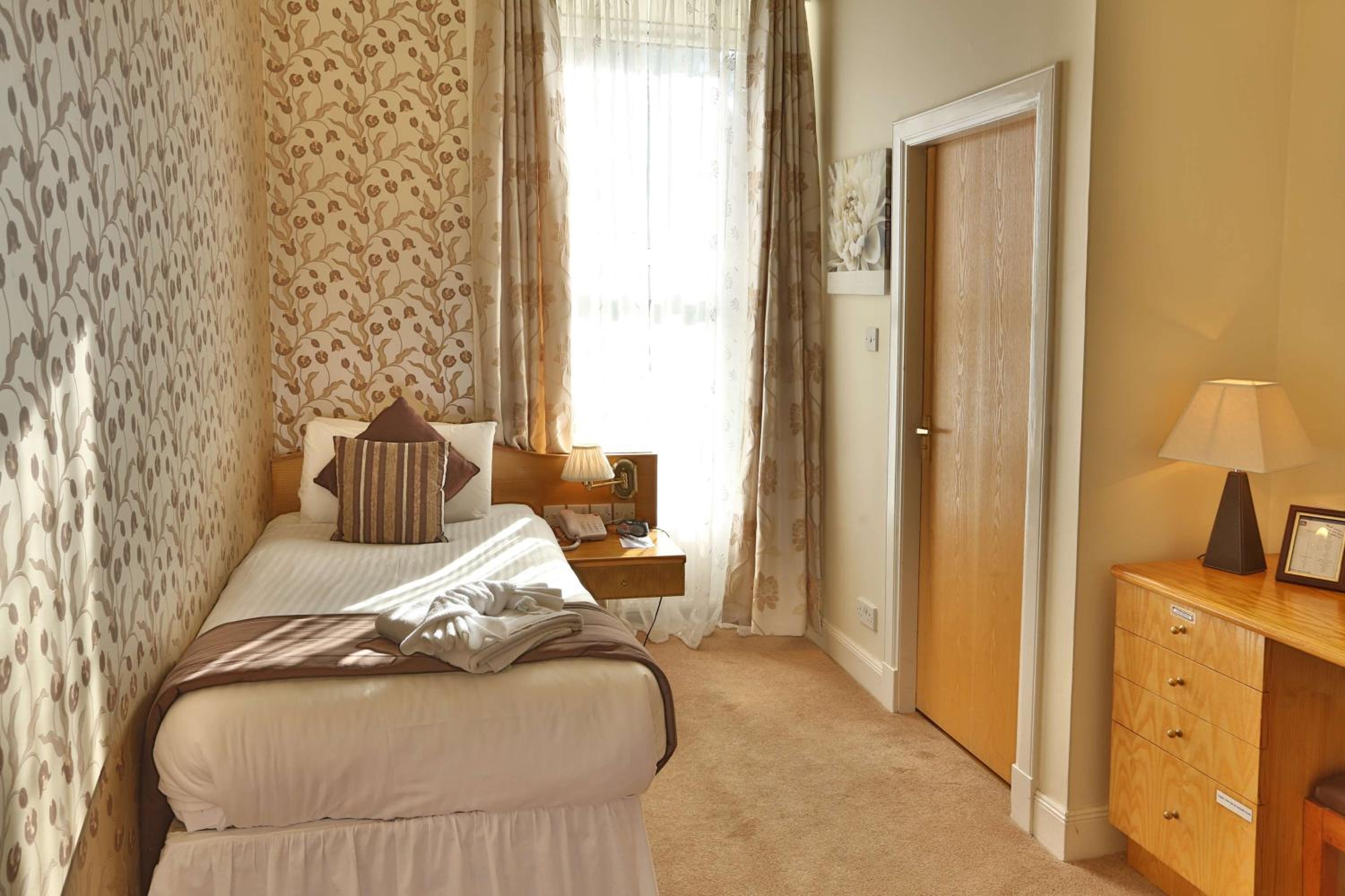 Standard Single Room - Non-Smoking - Photo 5