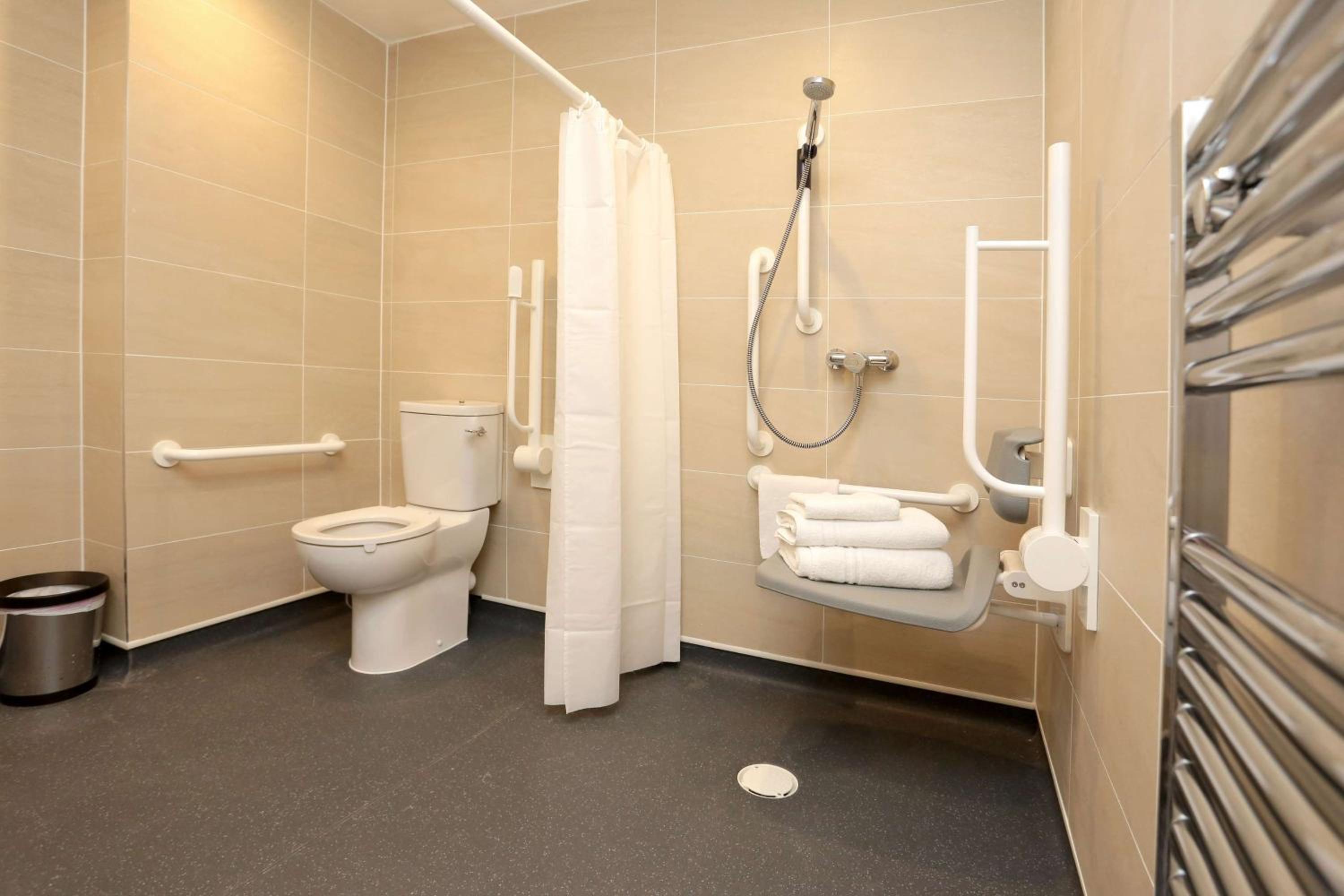 King Room - Disability Access/Non-Smoking - Photo 6